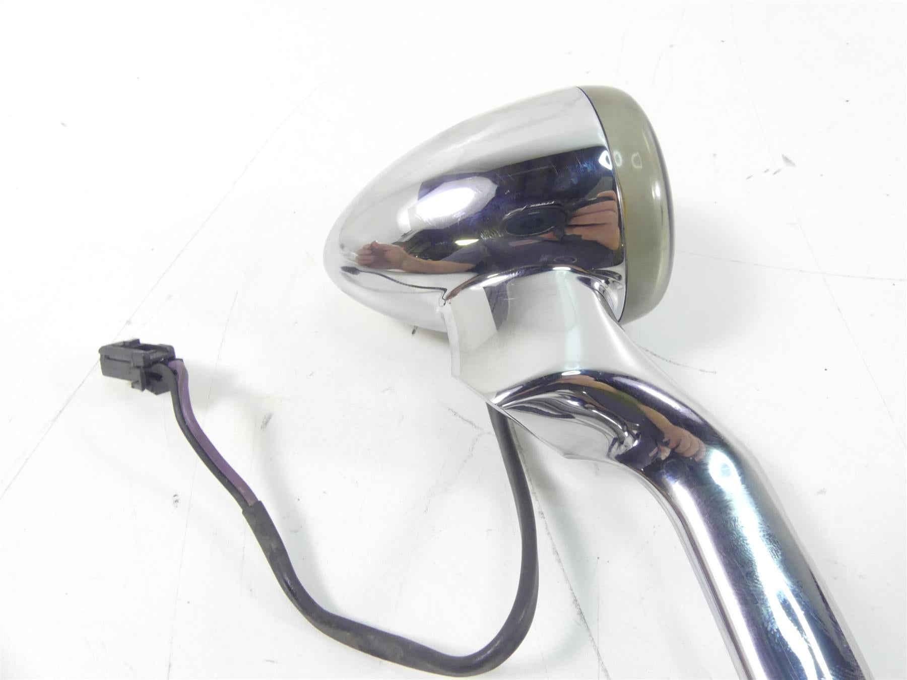 2007 Harley FLHTCU SE2 CVO Electra Glide Rear Blinker Turn Signal Bar 68997-04 {{ shop.shopifyCountryName }} - Mototech271