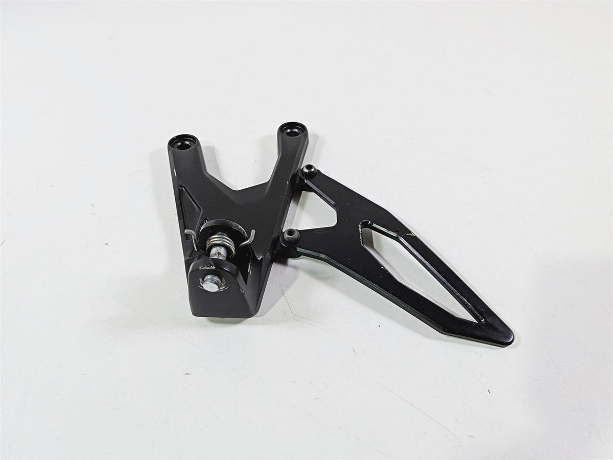 2024 Yamaha YZF R1 RN65 Front Left Rider Footpeg Mount - Read 2CR-27442-00-00 {{ shop.shopifyCountryName }} - Mototech271