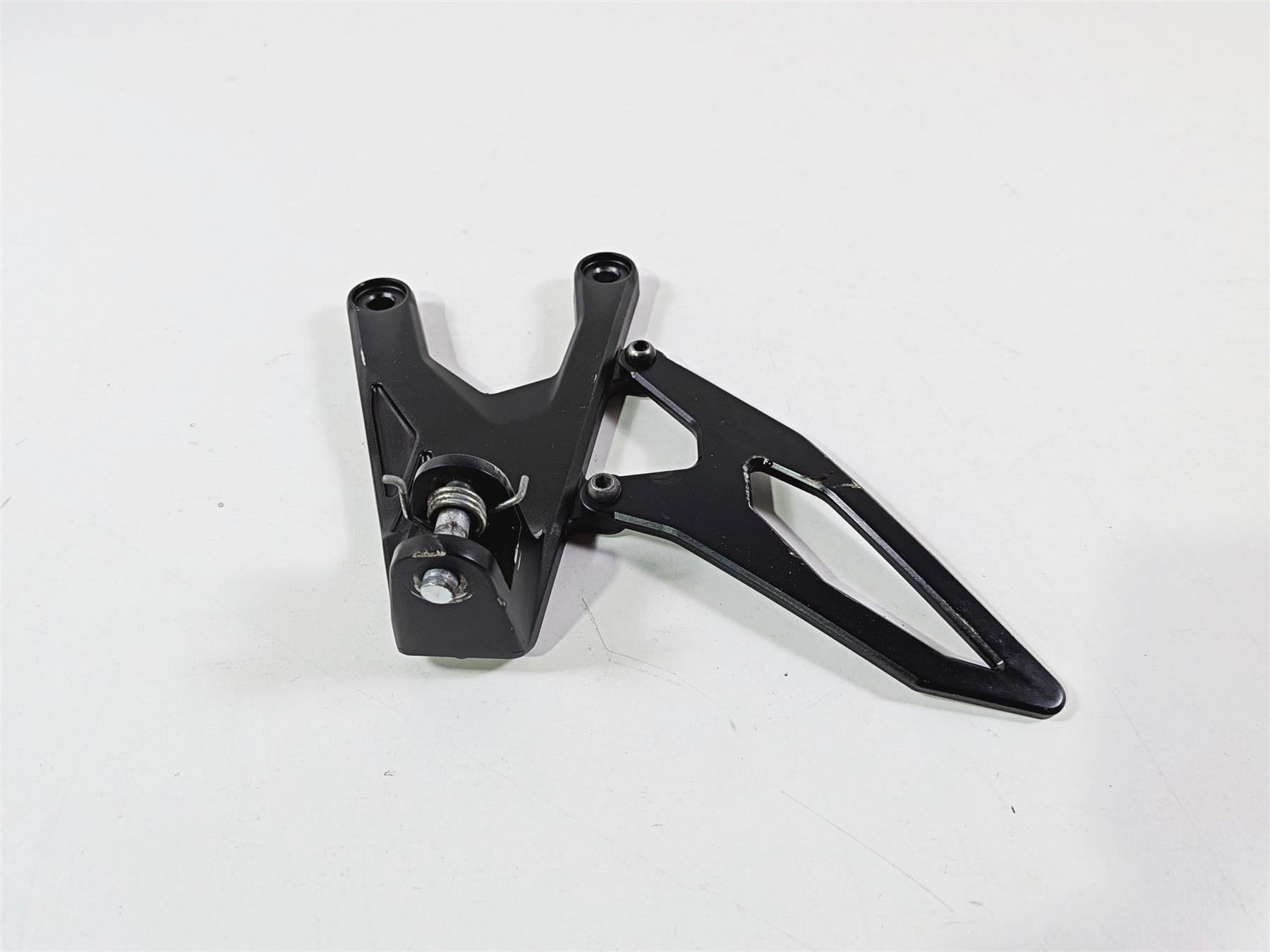 2024 Yamaha YZF R1 RN65 Front Left Rider Footpeg Mount - Read 2CR-27442-00-00 {{ shop.shopifyCountryName }} - Mototech271