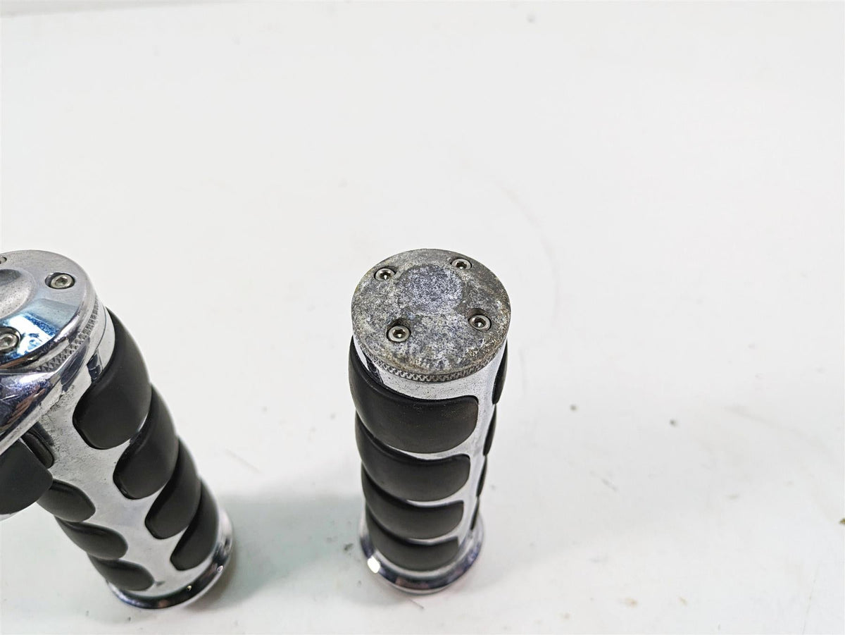 1999 Harley Dyna FXDL Low Rider Chrome Hand Grip Set {{ shop.shopifyCountryName }} - Mototech271