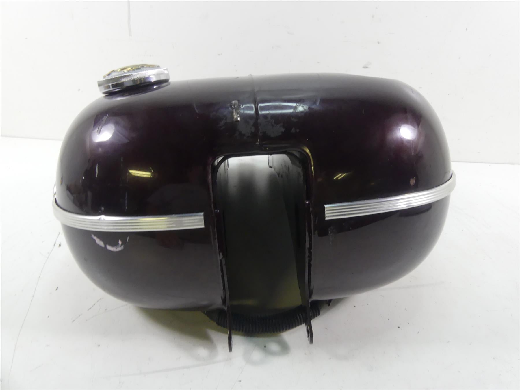 2005 Harley Softail FLSTSC Heritage Springer Fuel Gas Tank - Read 61625-01E {{ shop.shopifyCountryName }} - Mototech271