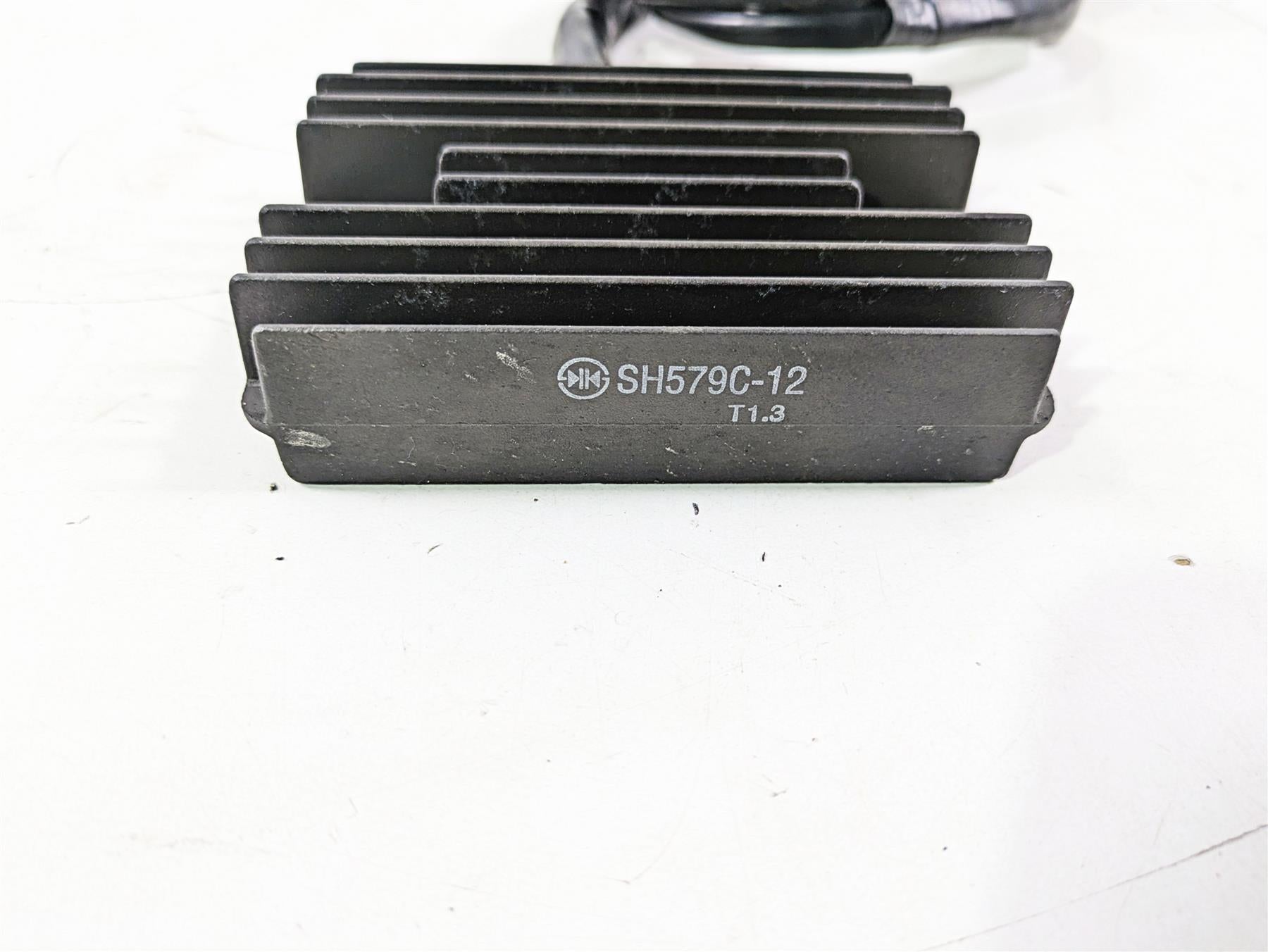 2002 Honda V-Twin VTX1800 C Rectifier Voltage Regulator SH579C-12 31600-MCH-000 {{ shop.shopifyCountryName }} - Mototech271