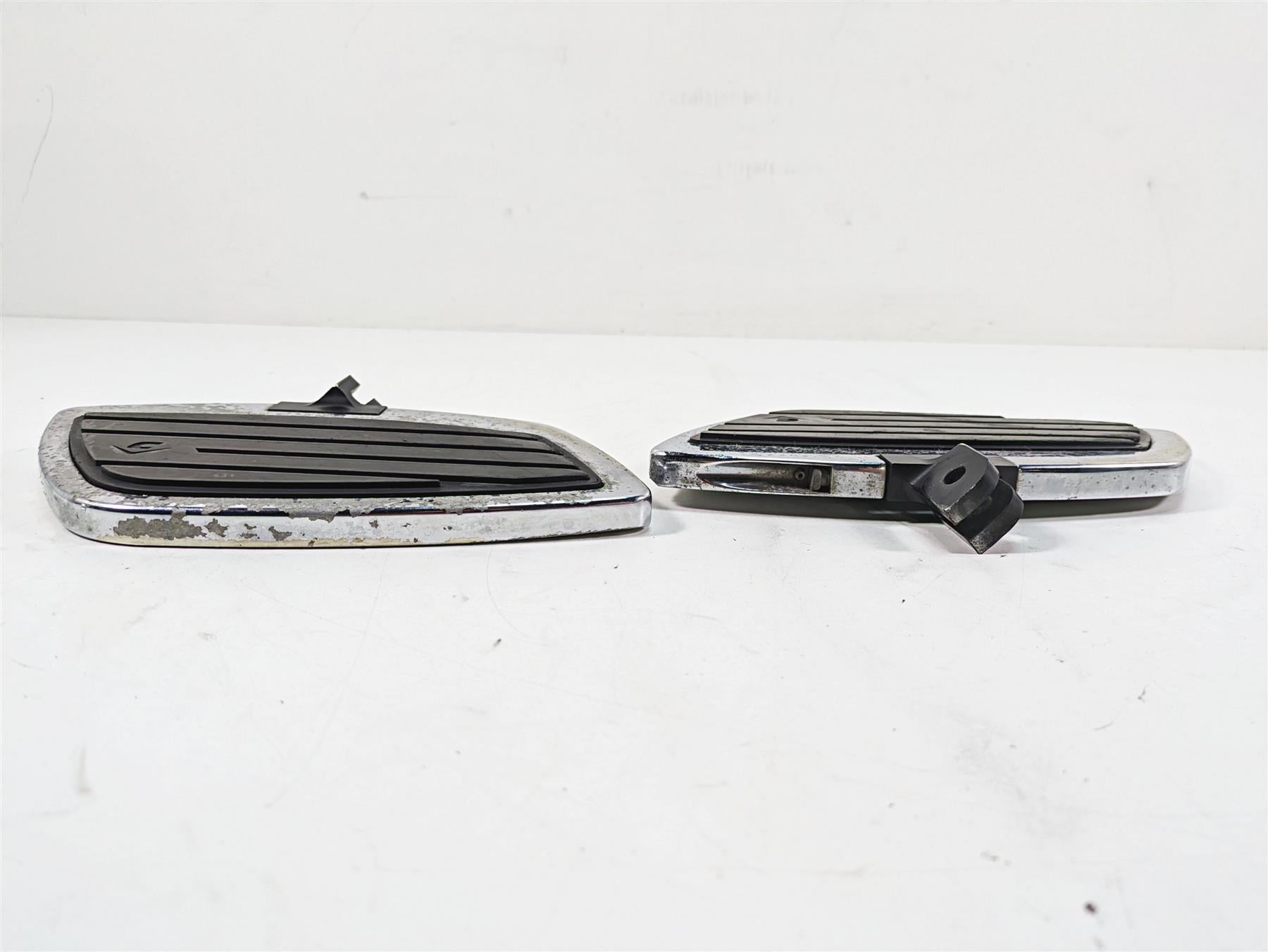 2009 Yamaha XV1900 Raider Front Rider Left Right Cobra Floor Board Set 863952 {{ shop.shopifyCountryName }} - Mototech271