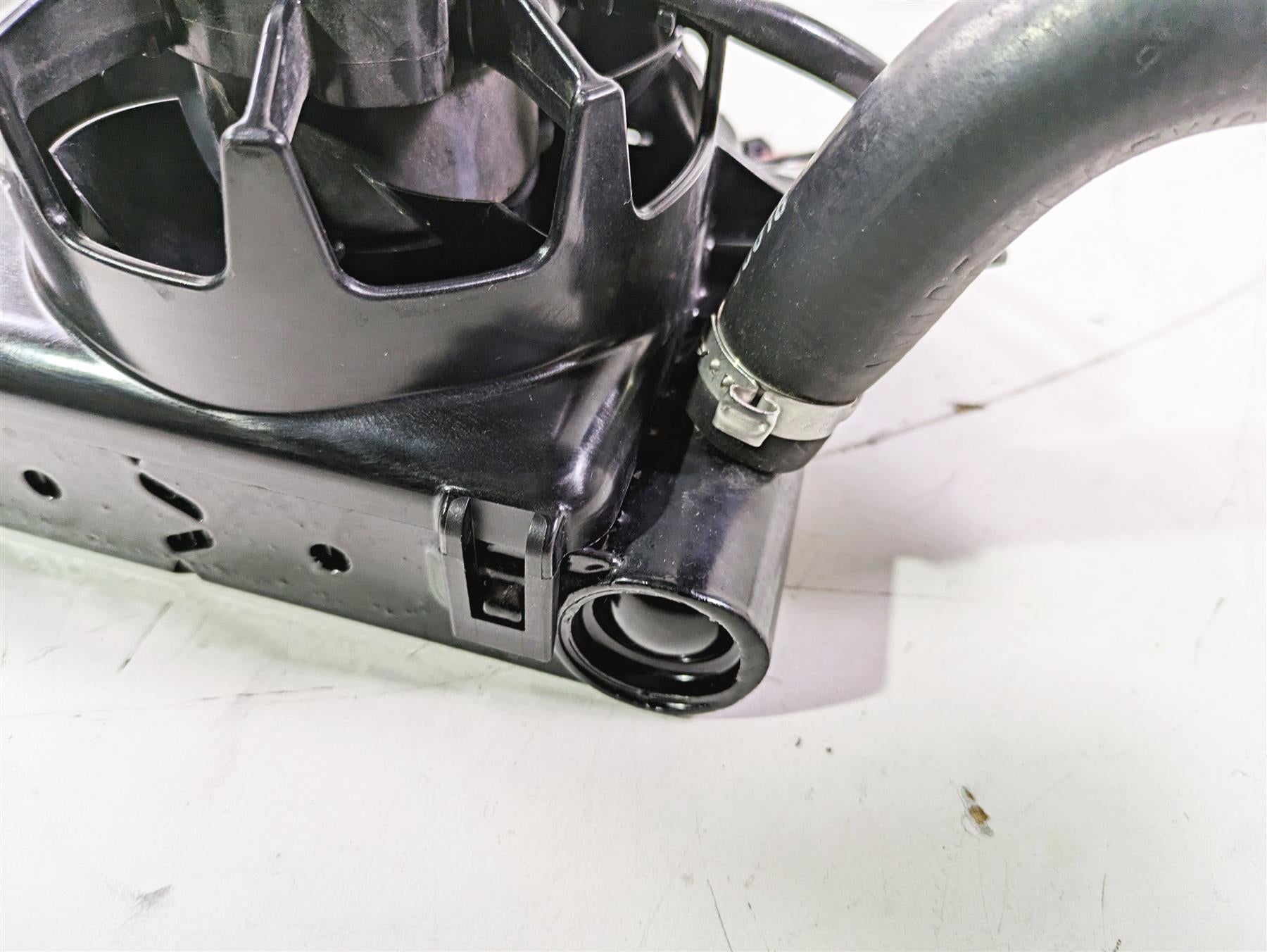 2015 Harley Touring FLHTKL E -Glide Low Right Radiator Fan Set 26800003F {{ shop.shopifyCountryName }} - Mototech271