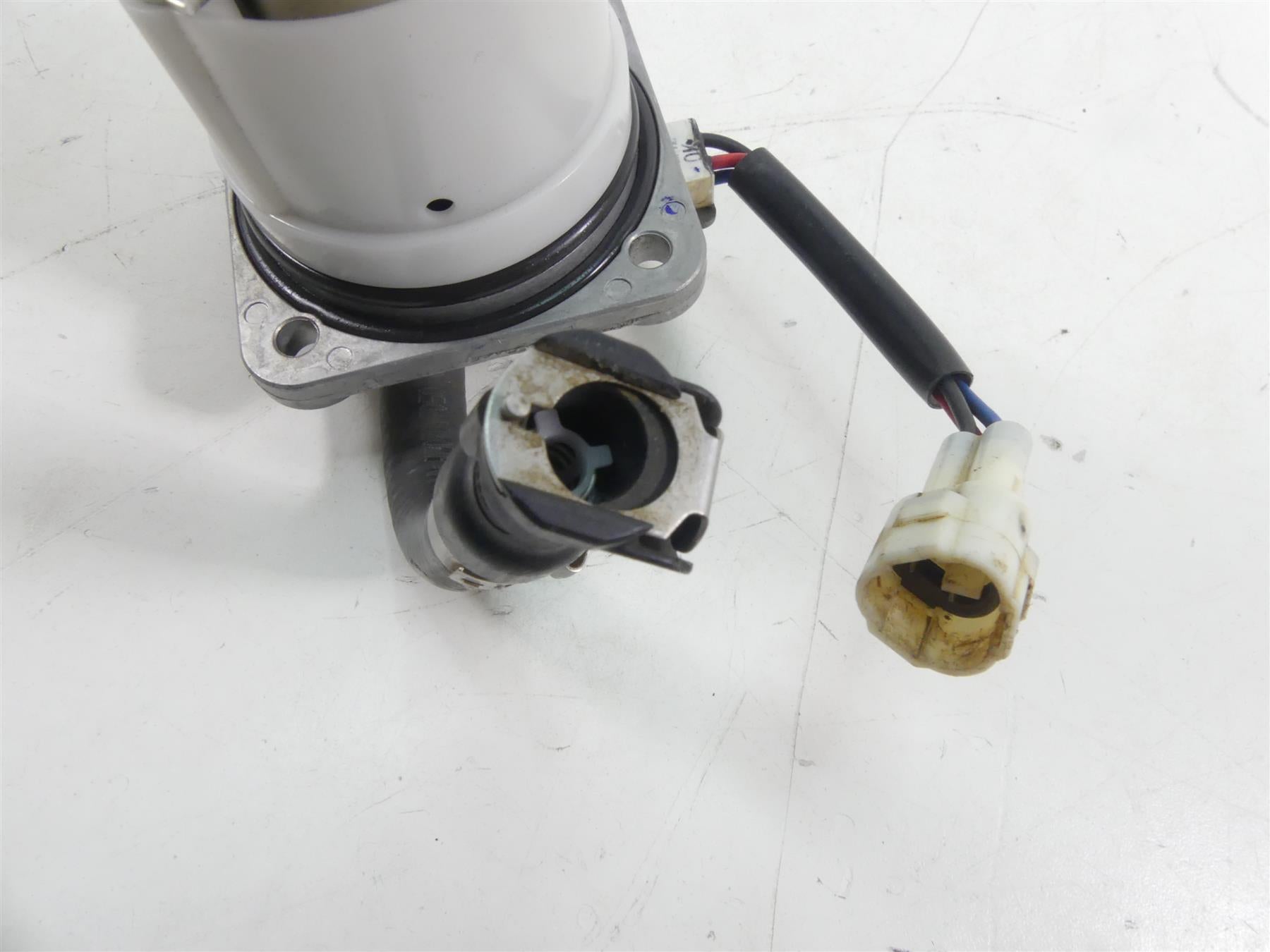 2015 KTM 1190 Adventure R Fuel Gas Petrol Pump 60307088000 60307088100 {{ shop.shopifyCountryName }} - Mototech271