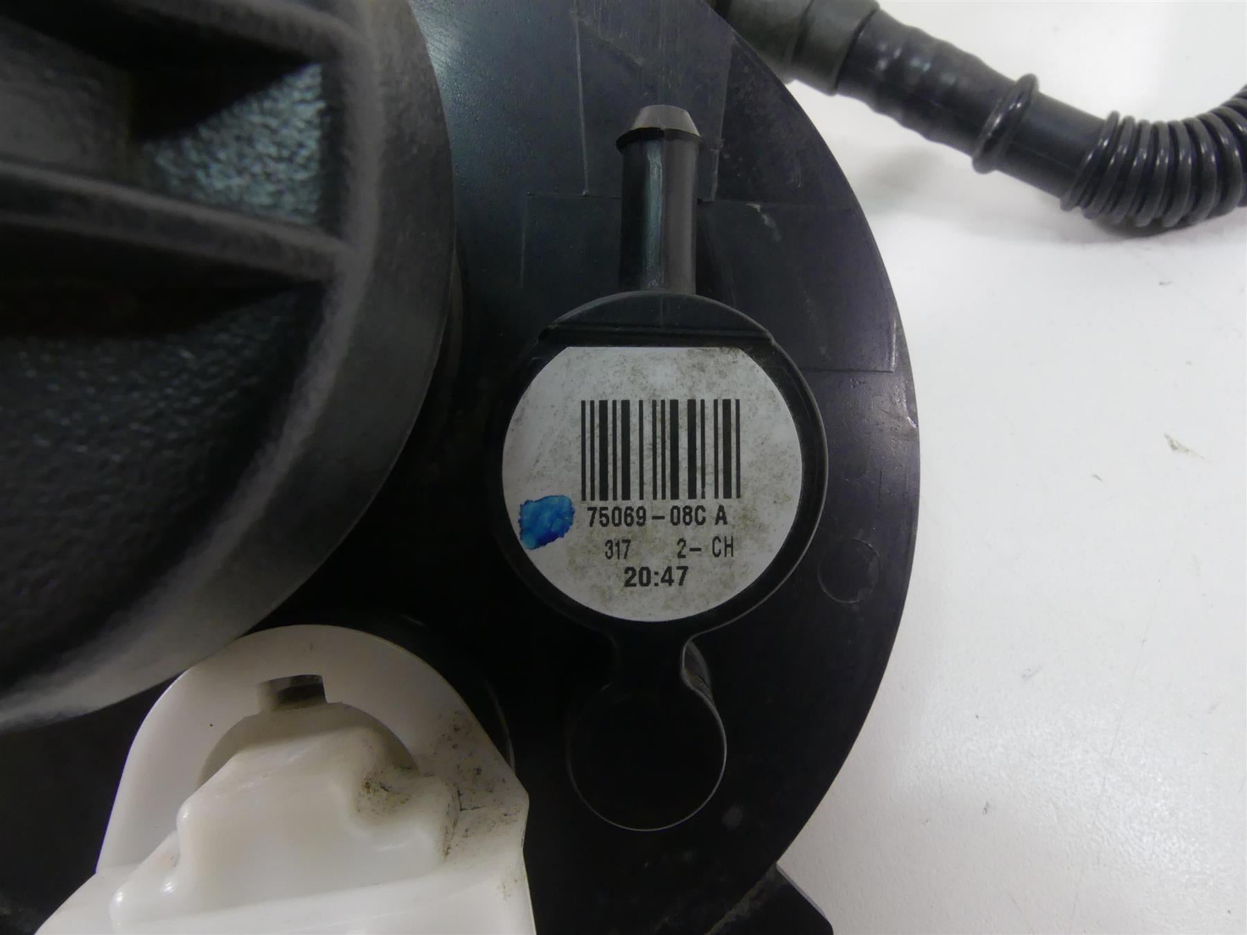 2013 Harley Touring FLHX Street Glide Fuel Gas Petrol Pump 75069-08C {{ shop.shopifyCountryName }} - Mototech271