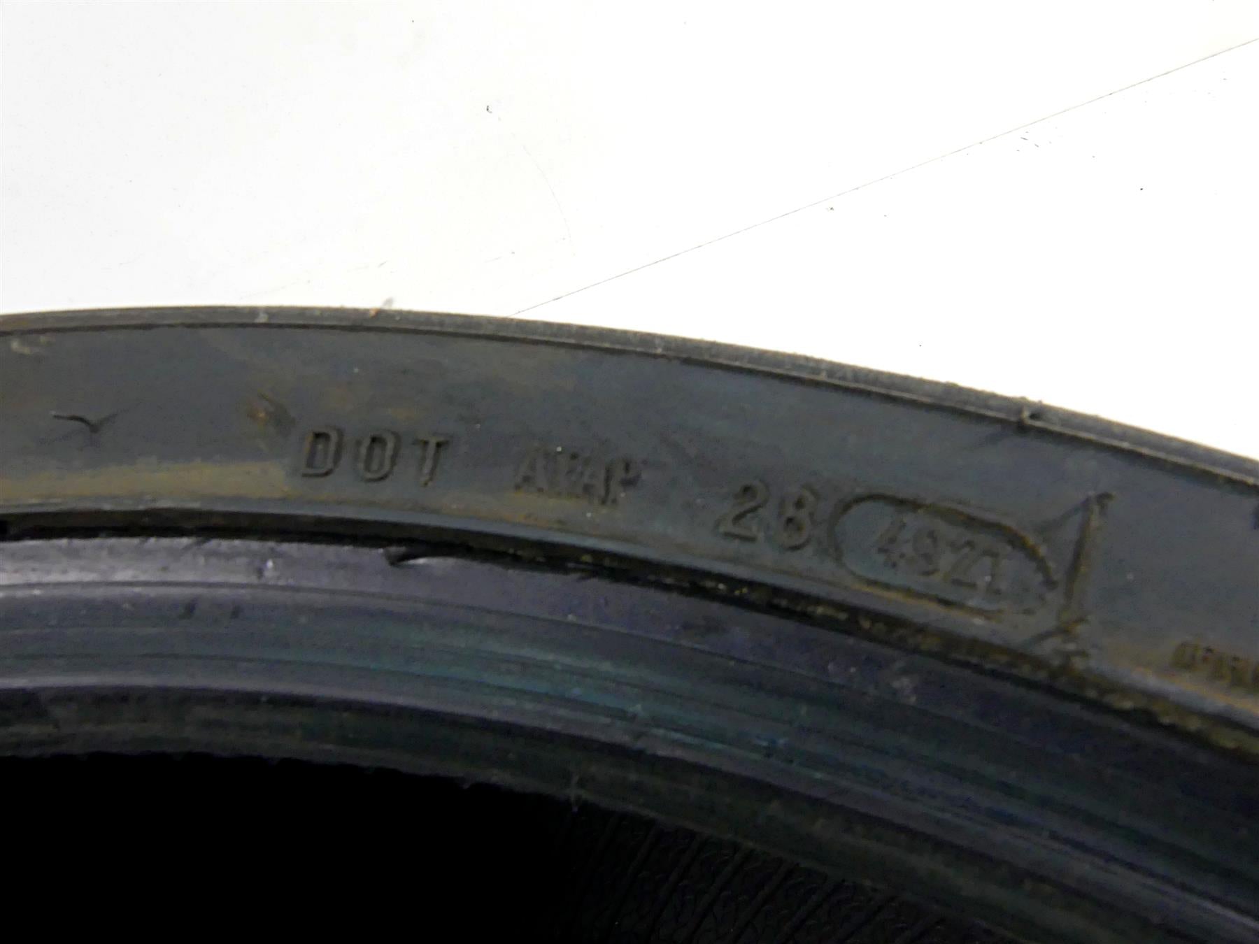 Used Rear Motorcycle Tire Avon Cobra 300/35VR18 4120216 {{ shop.shopifyCountryName }} - Mototech271