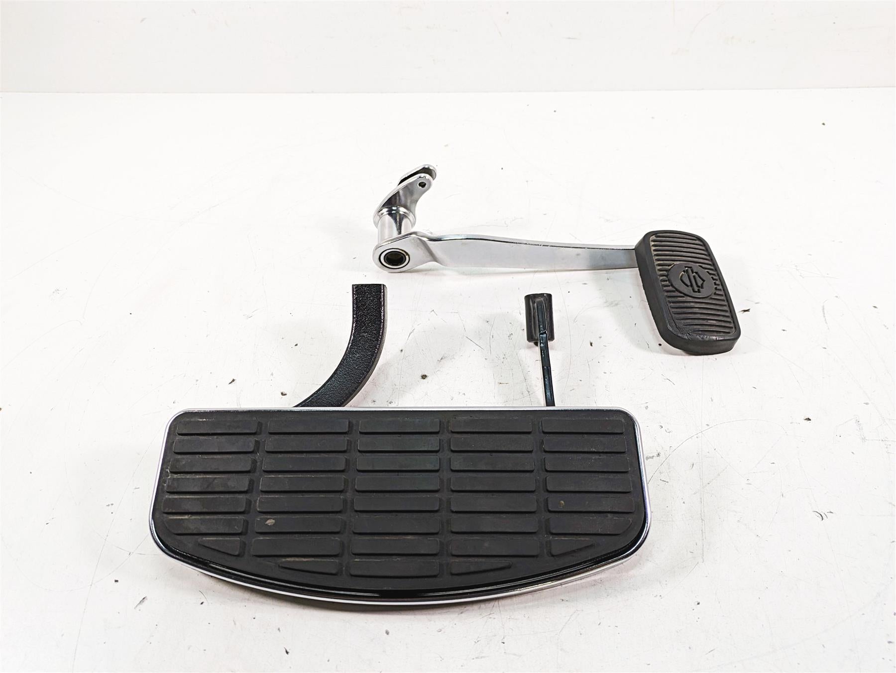 2008 Harley FLHTCU Electra Glide Right Floorboard Footpeg + Brake Lever 50518-83 {{ shop.shopifyCountryName }} - Mototech271