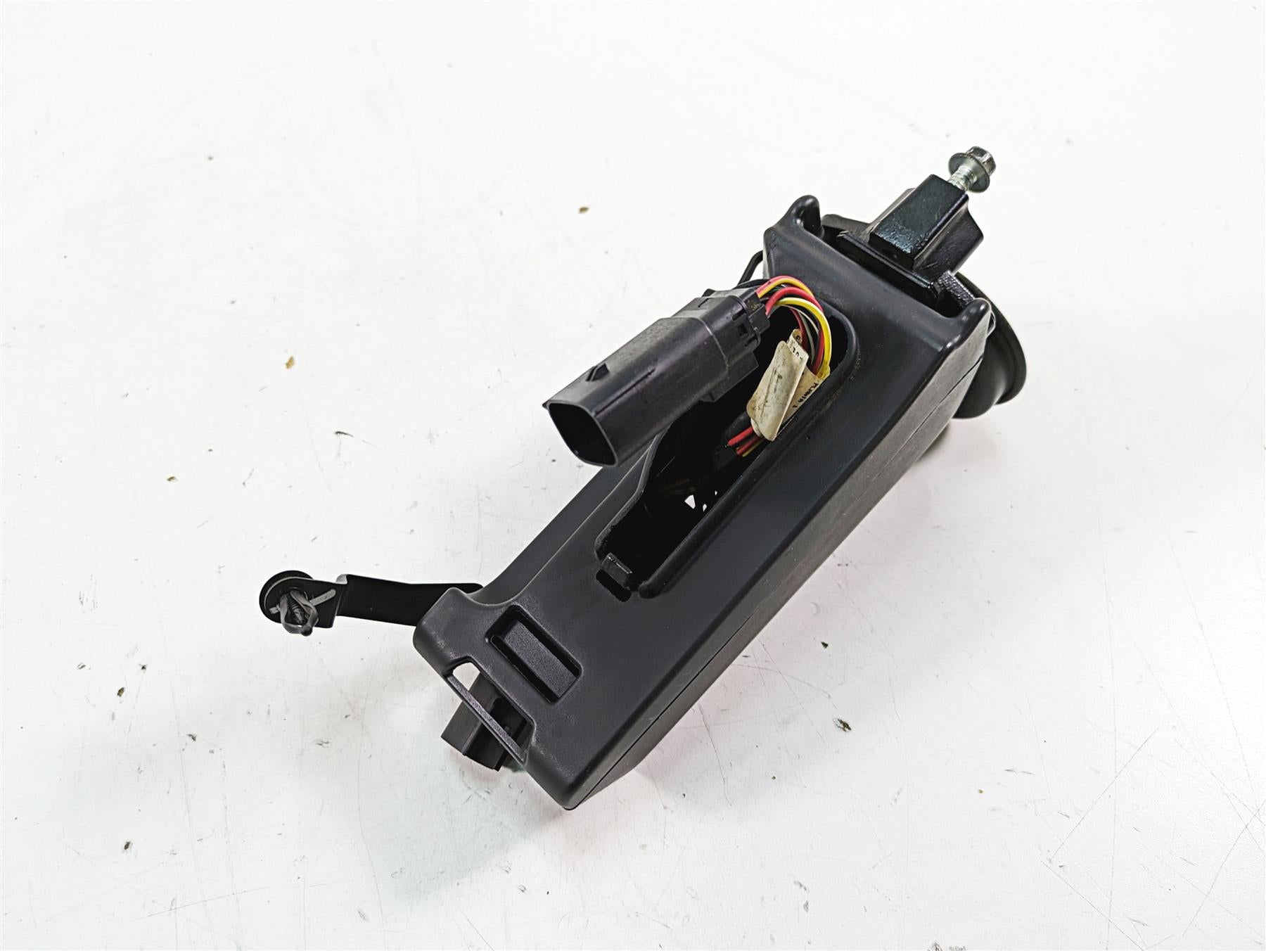 2020 Harley Softail FXBB Street Bob Horn + Media Usb Wiring Box 69201654 {{ shop.shopifyCountryName }} - Mototech271
