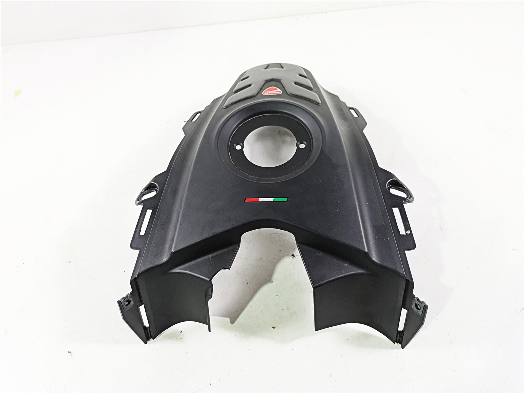 2013 Ducati Hyperstrada 821 Center Tank Fairing Cover 480P5672B {{ shop.shopifyCountryName }} - Mototech271