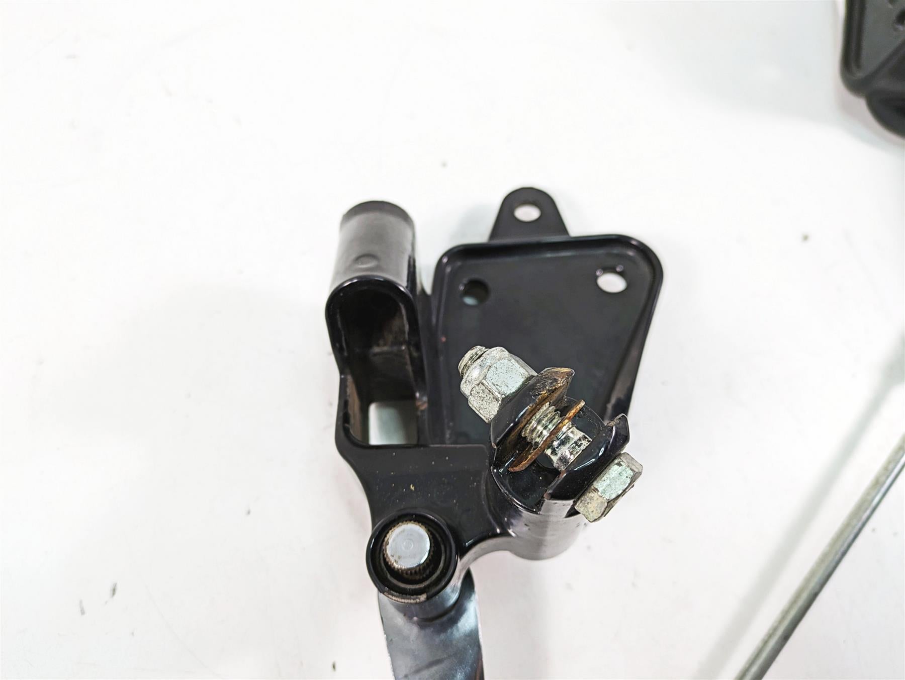 2006 Harley Softail FXSTSI Springer Left Right Footpeg Mount Brake Ped 33683-00 {{ shop.shopifyCountryName }} - Mototech271
