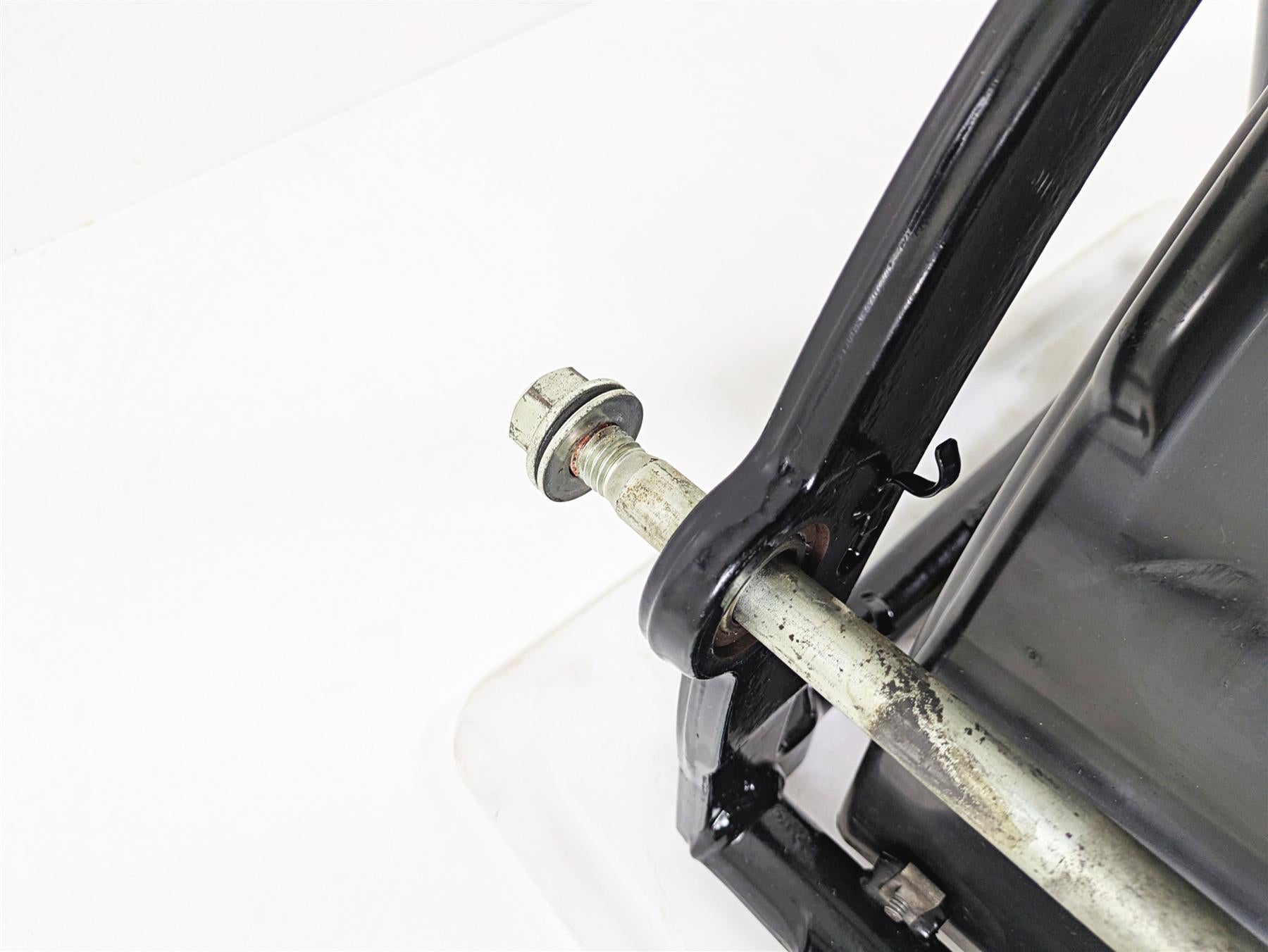 2004 Harley Softail FXSTDI Deuce Rear Swingarm Swing Arm & Covers 47573-00A {{ shop.shopifyCountryName }} - Mototech271