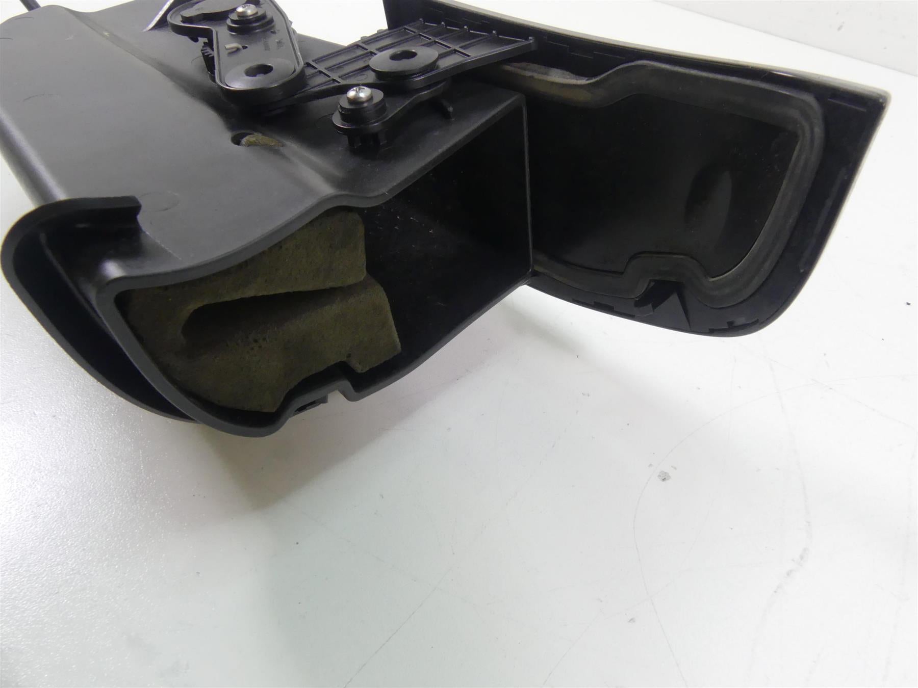 2014 Harley Touring FLHTK Electra Glide Media Phone Compartment Box 76000117 {{ shop.shopifyCountryName }} - Mototech271