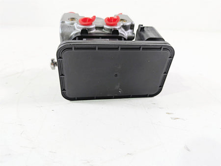 2020 Triumph Daytona 765 Moto2 Abs Brake Pump Unit Module T2022854 {{ shop.shopifyCountryName }} - Mototech271