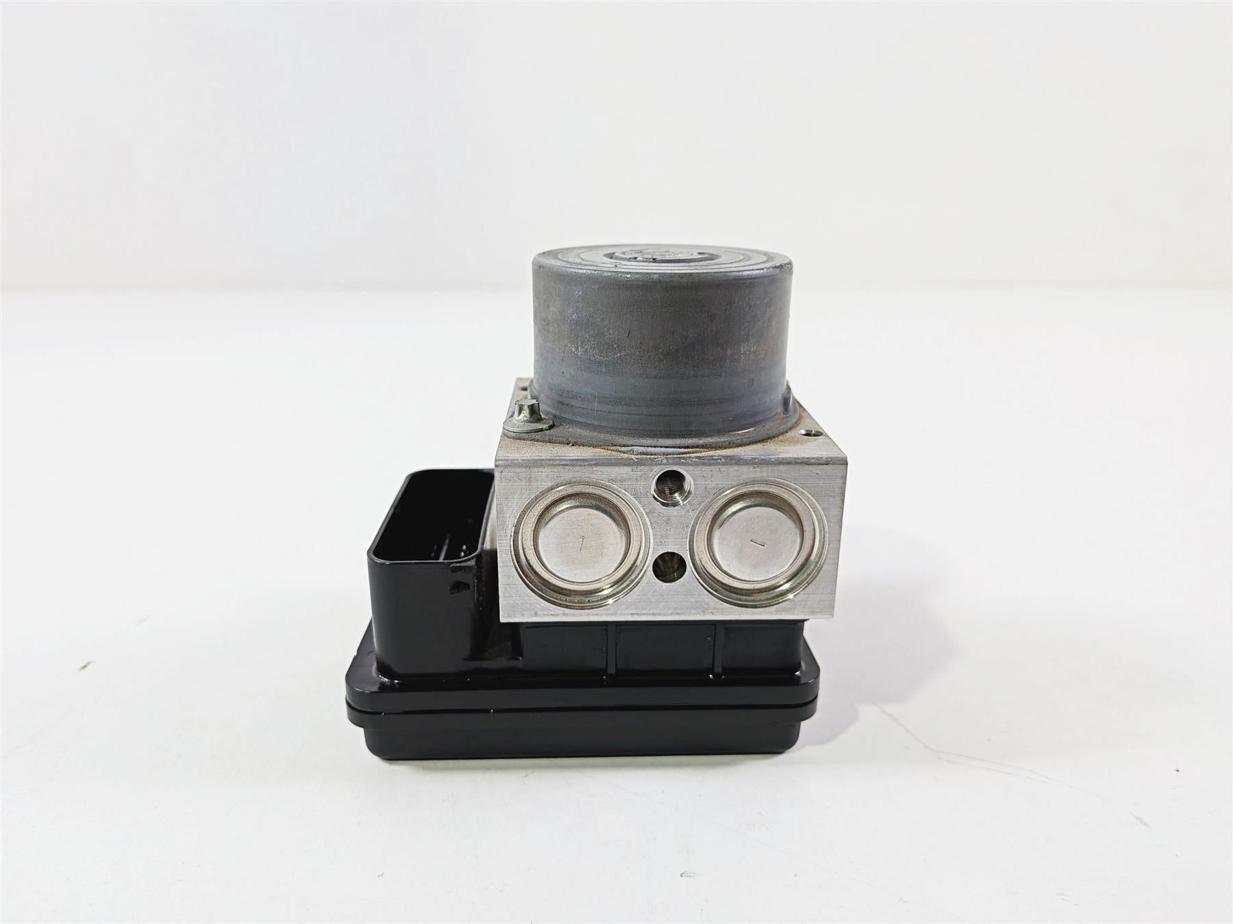 2015 Ducati Scrambler Urban Enduro Abs Brake Pump Control Module 54240521C-Mototech271