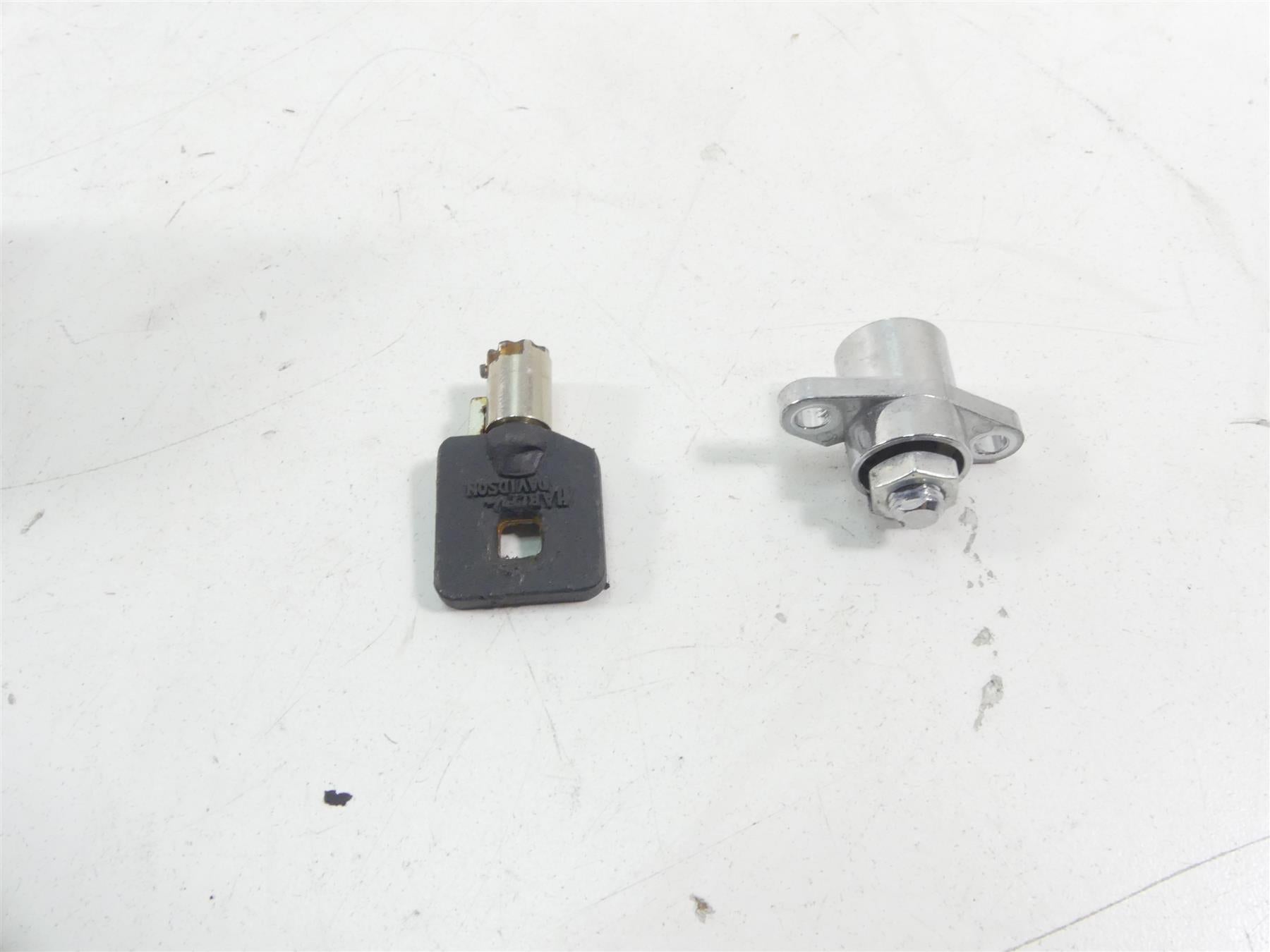 2017 Harley Touring FLHTKL Electra Glide Ignition Switch Key Lock Set 71400012B {{ shop.shopifyCountryName }} - Mototech271