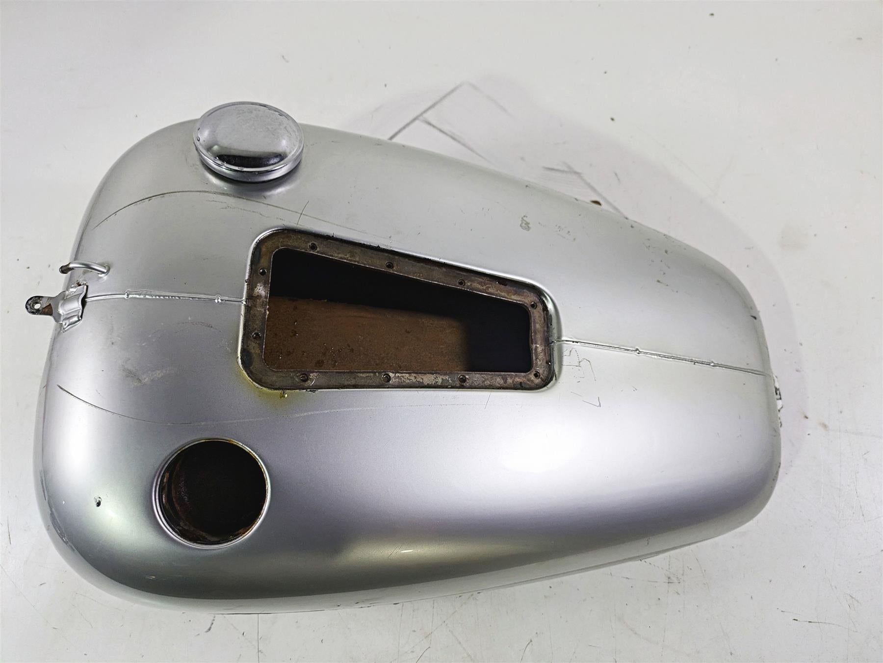 2003 Harley Softail FXSTDI Deuce 100th Fuel Gas Petrol Tank - Read 62082-00D {{ shop.shopifyCountryName }} - Mototech271