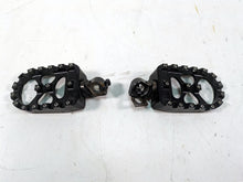 Load image into Gallery viewer, 2015 Harley FXDL Dyna Low Rider Aftermarket Grip Stunt Footpeg Foot Peg Set
