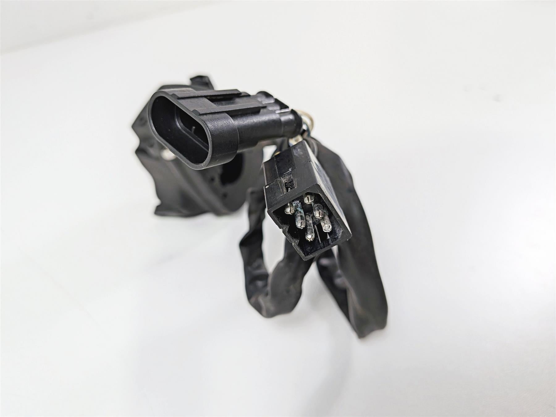 2008 Aprilia RSVR 1000 Factory Left Hand Control Switch Blinker Light AP8127365 {{ shop.shopifyCountryName }} - Mototech271