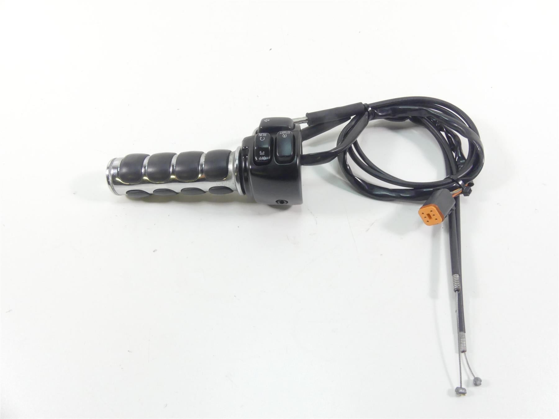 2006 Harley VRSCD Night Rod Right Hand Control Switch + Throttle Grips 71684-06A {{ shop.shopifyCountryName }} - Mototech271