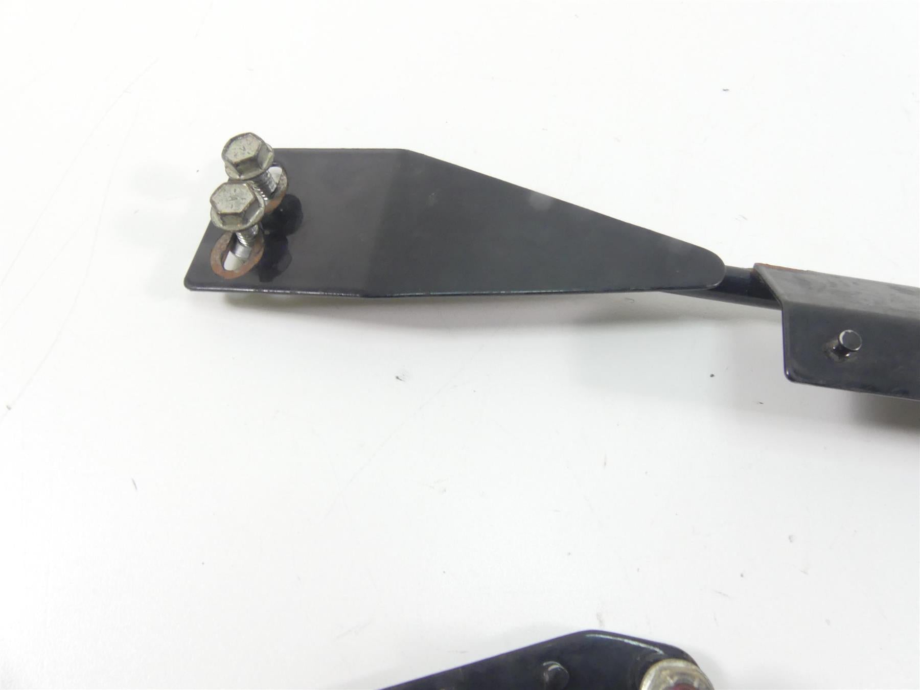 1995 Harley Touring FLHTCU Electra Glide Front Fairing Mount Brackets 58478-86A {{ shop.shopifyCountryName }} - Mototech271