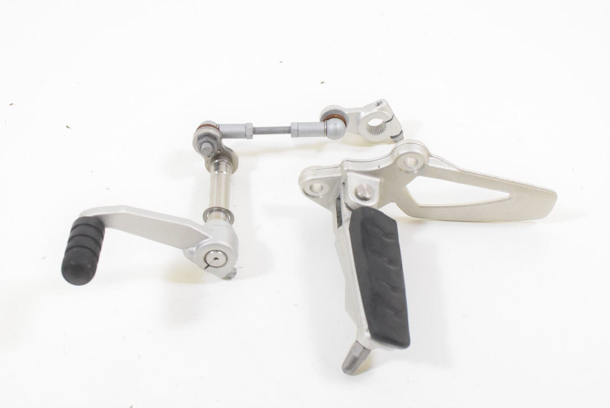 2014 BMW R1200R R1200 R K27 Front Right Footpeg Shifter Peg 46717728691 {{ shop.shopifyCountryName }} - Mototech271