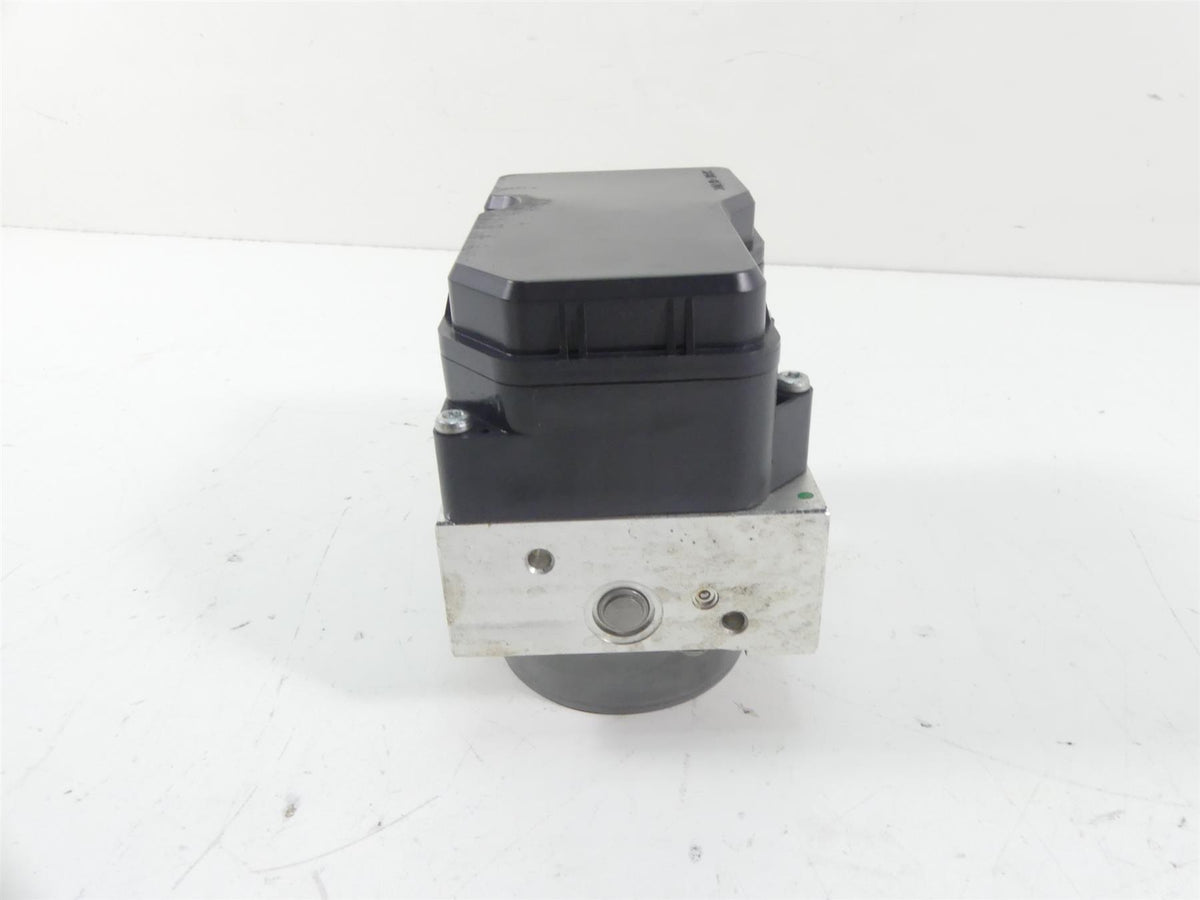 2013 Yamaha VMX17 V-Max 1700 Abs Brake Pump Pressure Module 2S3-85930-10-00 {{ shop.shopifyCountryName }} - Mototech271