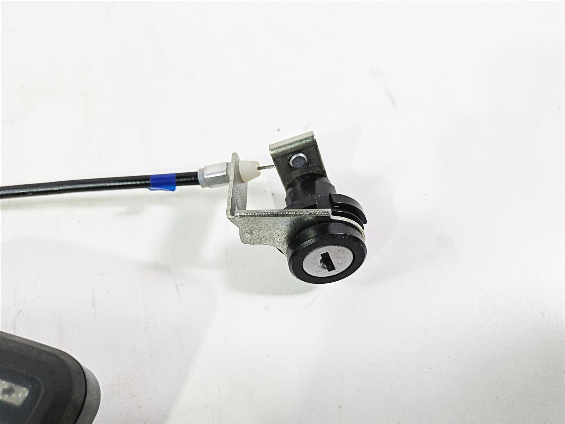 2013 Ducati Hyperstrada 821 Speedometer Ignition Switch Key Lock Set 40610951E {{ shop.shopifyCountryName }} - Mototech271