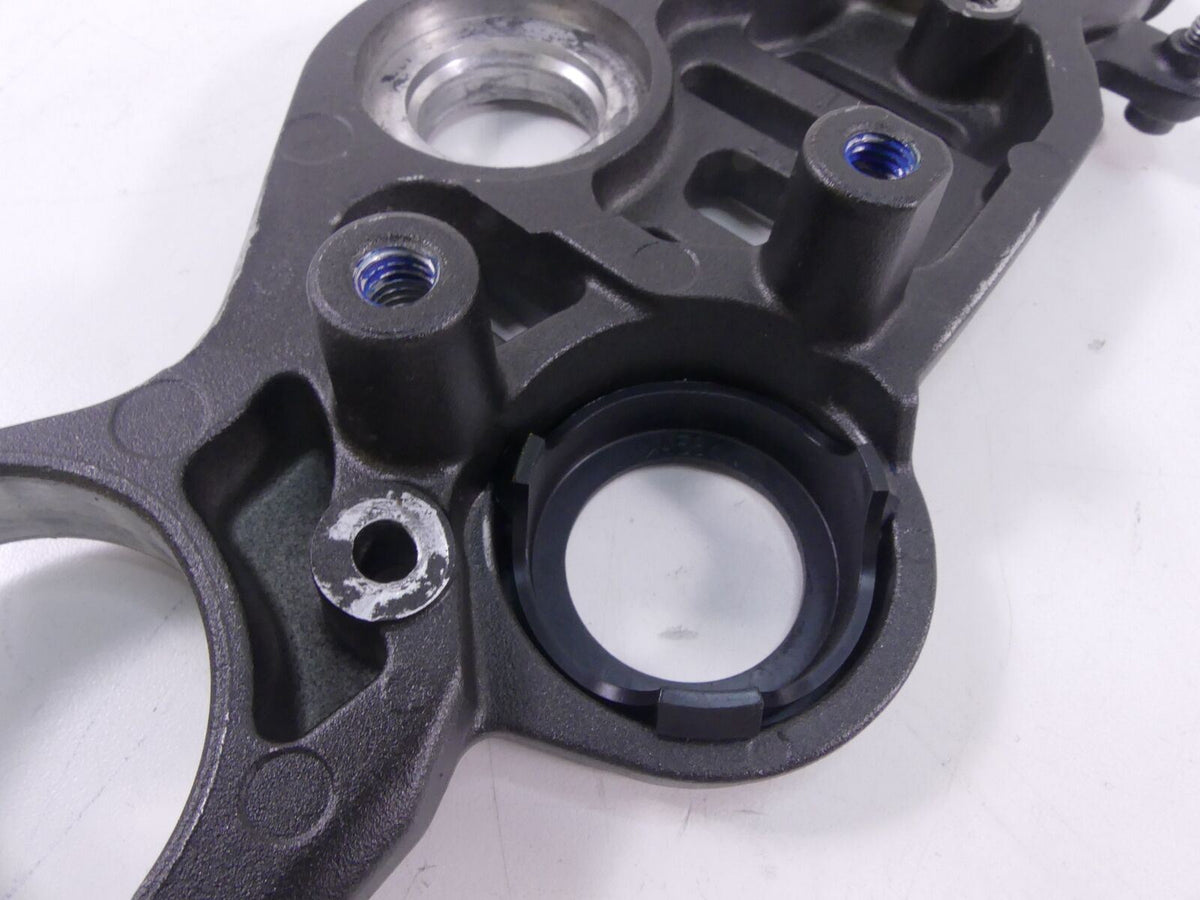 2015 Yamaha YZF-R1M Upper Triple Tree Steering Clamp 2CR-23435-01-00 {{ shop.shopifyCountryName }} - Mototech271