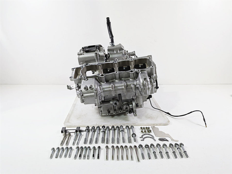 2016 Yamaha YZF R1 RN32 N527E Engine Motor Crank Case Crankcase Set 2CR-15100-17-00 {{ shop.shopifyCountryName }} - Mototech271