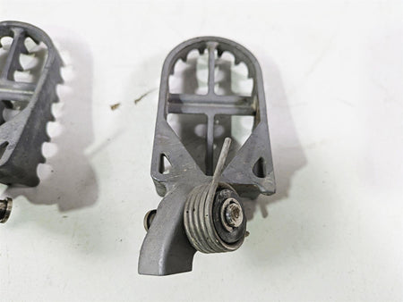 2009 BMW R1200GS K255 Adv Front Footpeg Foot Peg Set 46717694557 46717694558 {{ shop.shopifyCountryName }} - Mototech271