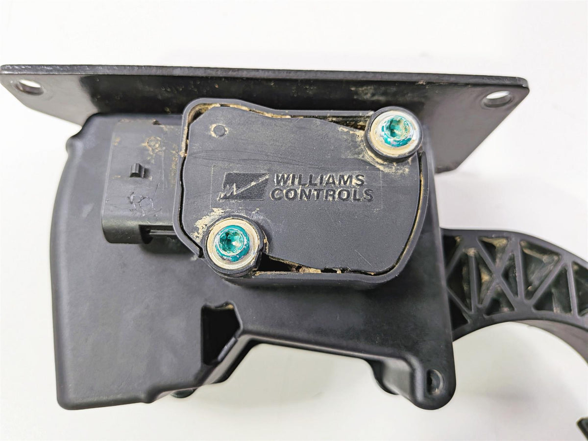 2024 Polaris RZR XP 1000 Sport Brake & Accelerate Pedal Set 1025542 4080361 {{ shop.shopifyCountryName }} - Mototech271