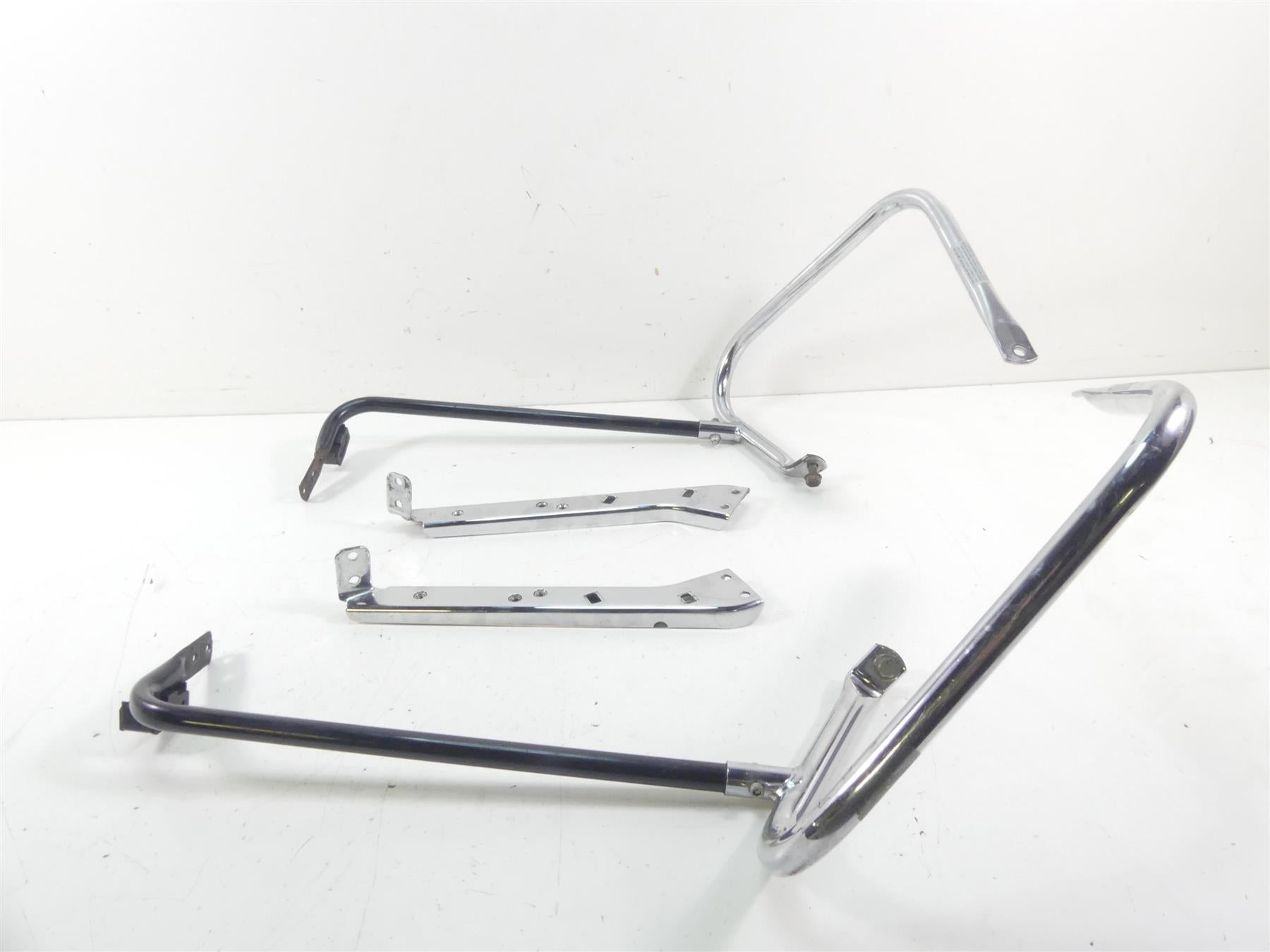 2007 Harley FLHTCU SE2 CVO Electra Glide Saddlebag Guard Set 49176-97 49187-97 {{ shop.shopifyCountryName }} - Mototech271