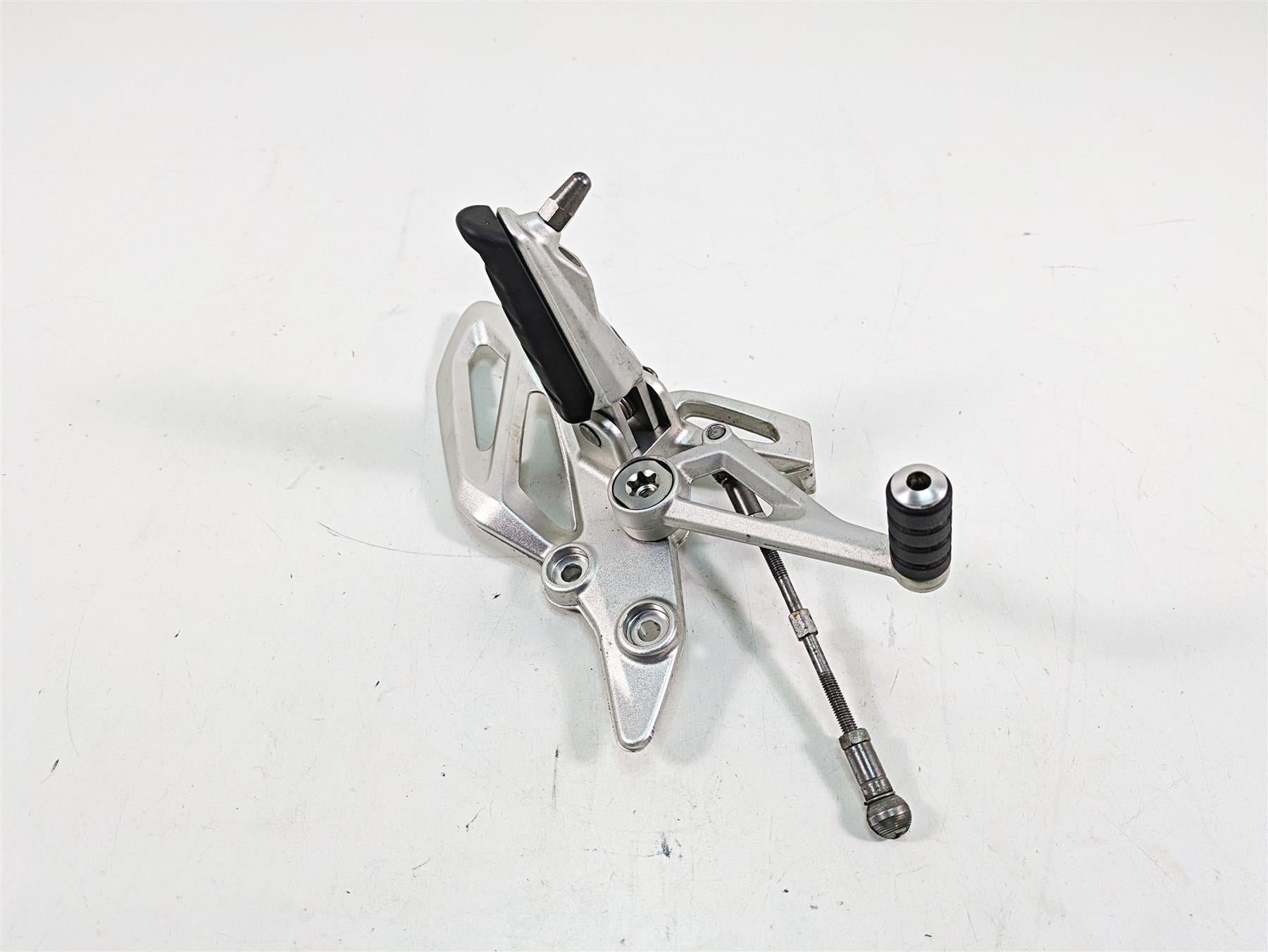 2016 BMW R1200R K53 Left Rider Footpeg & Shifter Shift Lever Set 46718540796 {{ shop.shopifyCountryName }} - Mototech271