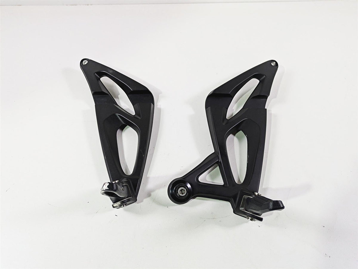 2014 BMW K1300S K40 Passenger Footpeg Foot Peg Set 46717715783 46717715784 {{ shop.shopifyCountryName }} - Mototech271
