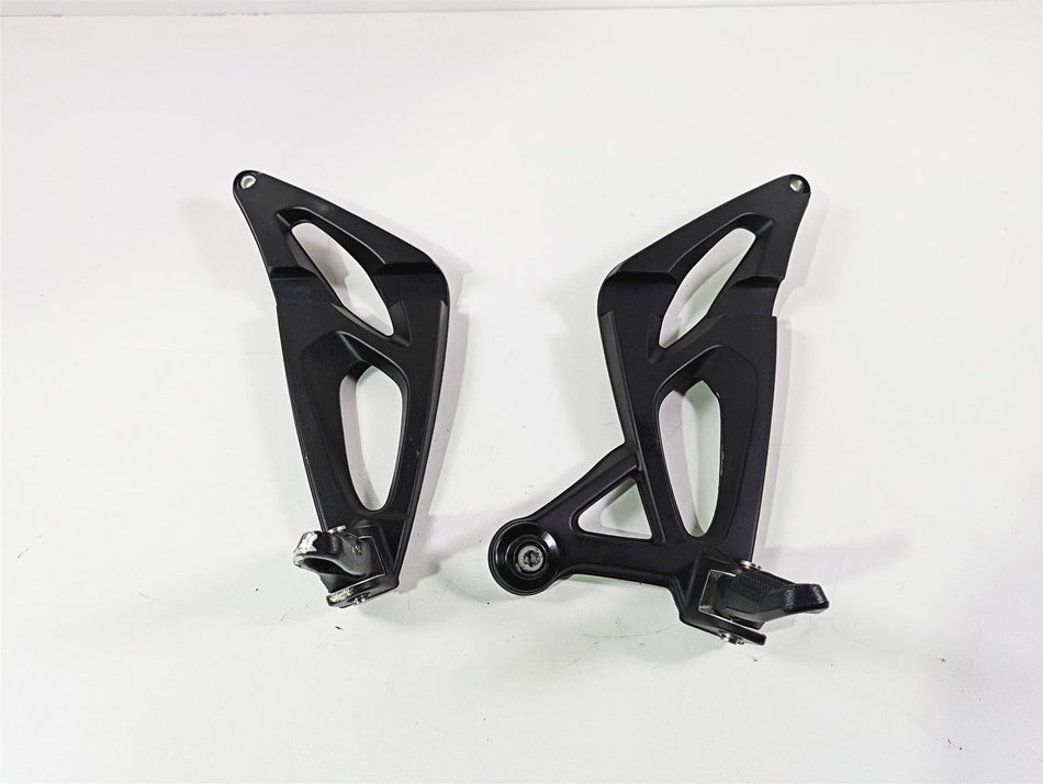 2014 BMW K1300S K40 Passenger Footpeg Foot Peg Set 46717715783 46717715784 {{ shop.shopifyCountryName }} - Mototech271