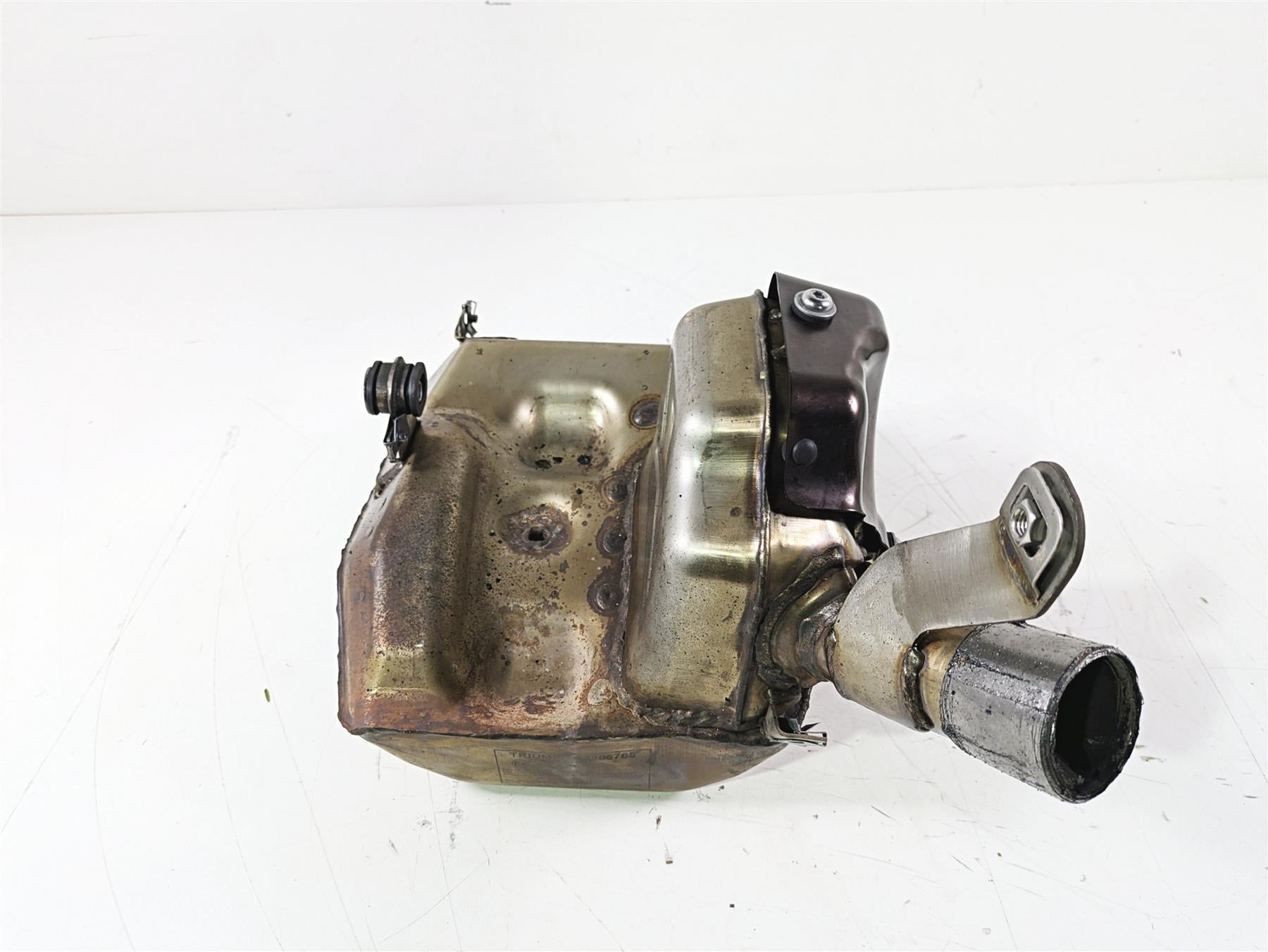 2020 Triumph Daytona 765 Moto2 Exhaust Chamber Center Silencer T2206765 {{ shop.shopifyCountryName }} - Mototech271