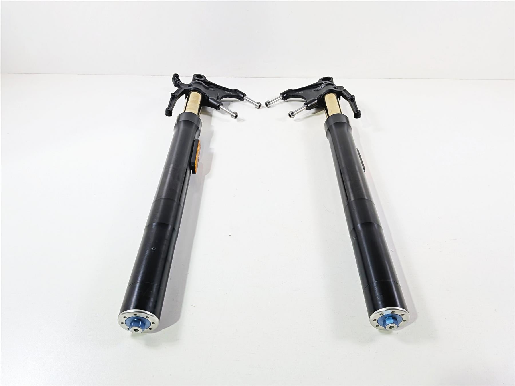 2019 Triumph Speed Triple RS 1050 Black Ohlins Front Fork Legs T2044034 T2044036 {{ shop.shopifyCountryName }} - Mototech271