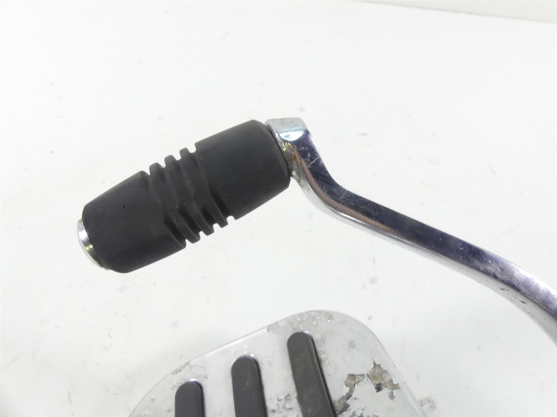 2007 Yamaha XVS1300 V-Star Left Floorboard Shifter Set 3D8-27410-00-00 {{ shop.shopifyCountryName }} - Mototech271