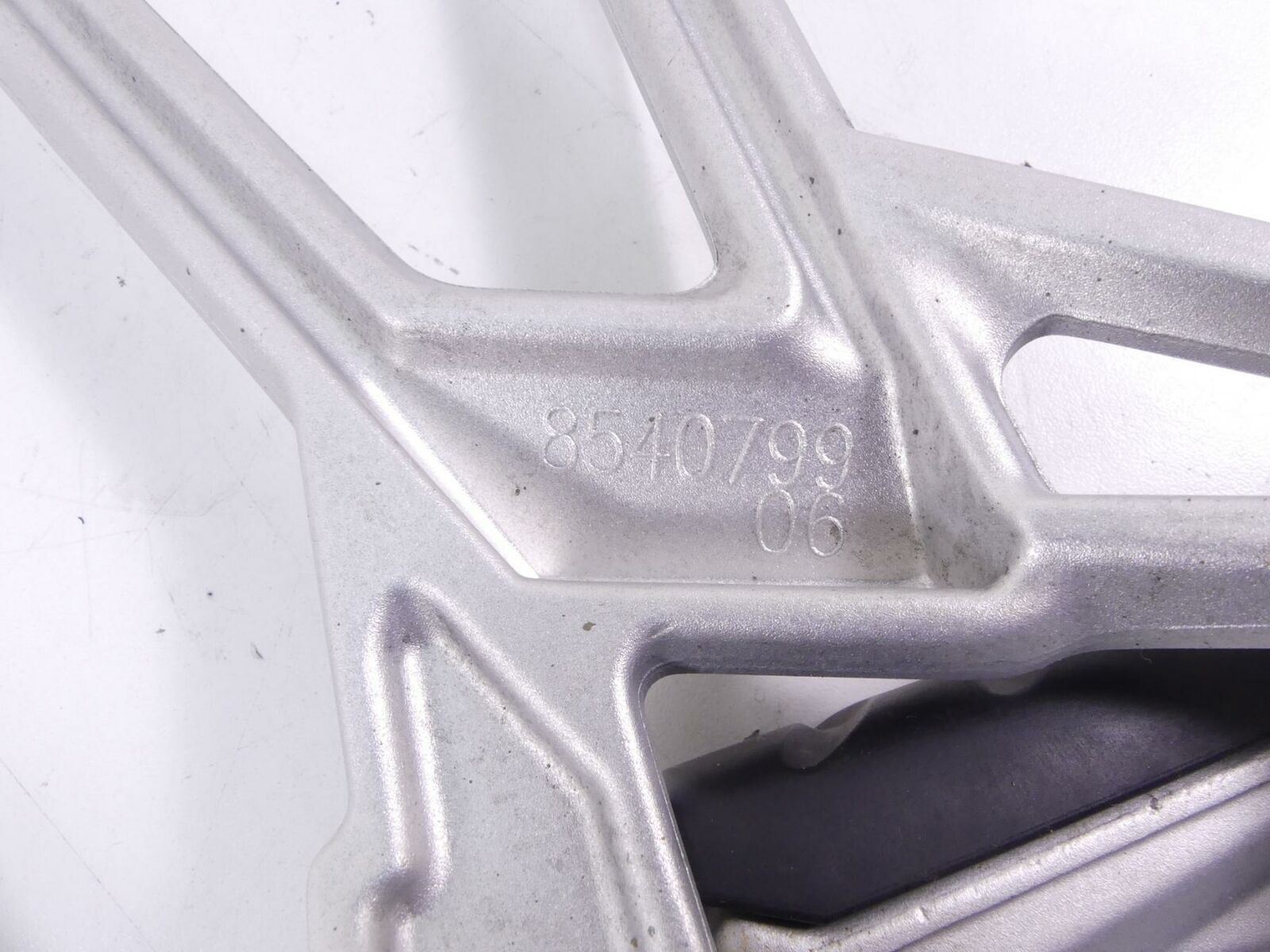 2016 BMW R1200R K53 Passenger Footpeg Foot Peg Set 46718540798 46718540799 {{ shop.shopifyCountryName }} - Mototech271