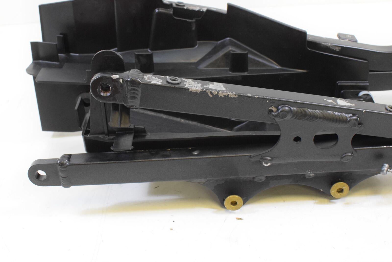 2006 Kawasaki ZX6R ZX636 Ninja Straight Subframe Inner Fender 32160-0085 {{ shop.shopifyCountryName }} - Mototech271