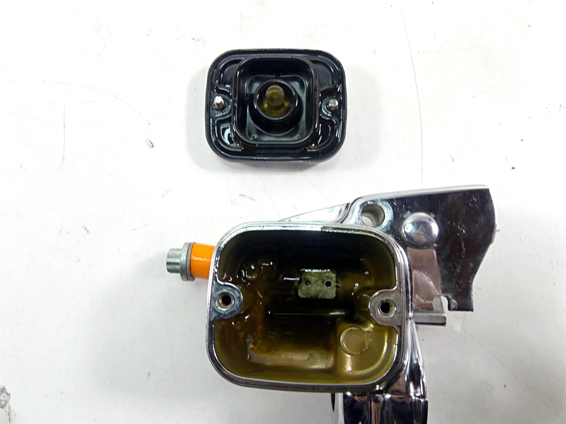 2005 Harley VRSCSE CVO V-Rod Front 11/16" Chrome Brake Master Cylinder 45298-99B {{ shop.shopifyCountryName }} - Mototech271