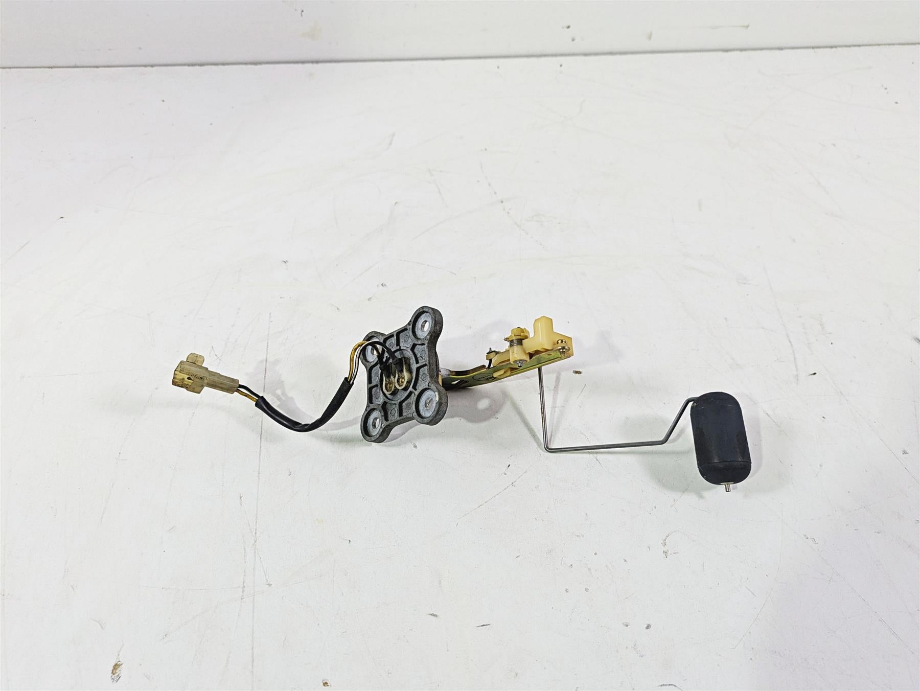 2003 Suzuki GSF1200 Bandit Fuel Level Sending Unit - Tested 34810-31F01 {{ shop.shopifyCountryName }} - Mototech271