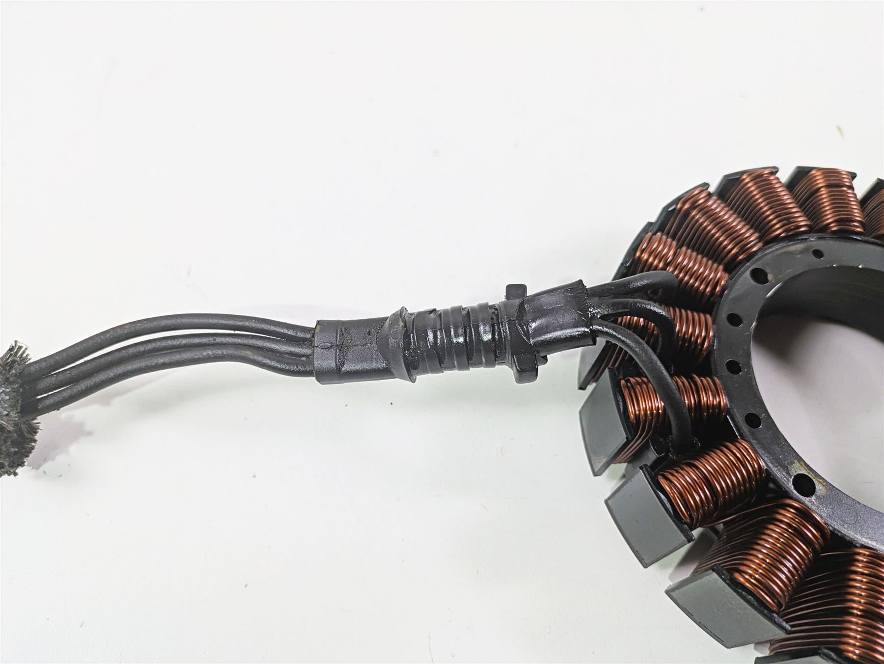 2007 Harley Touring FLHRSE CVO Road King Alternator Stator Regulator 29987-06D {{ shop.shopifyCountryName }} - Mototech271