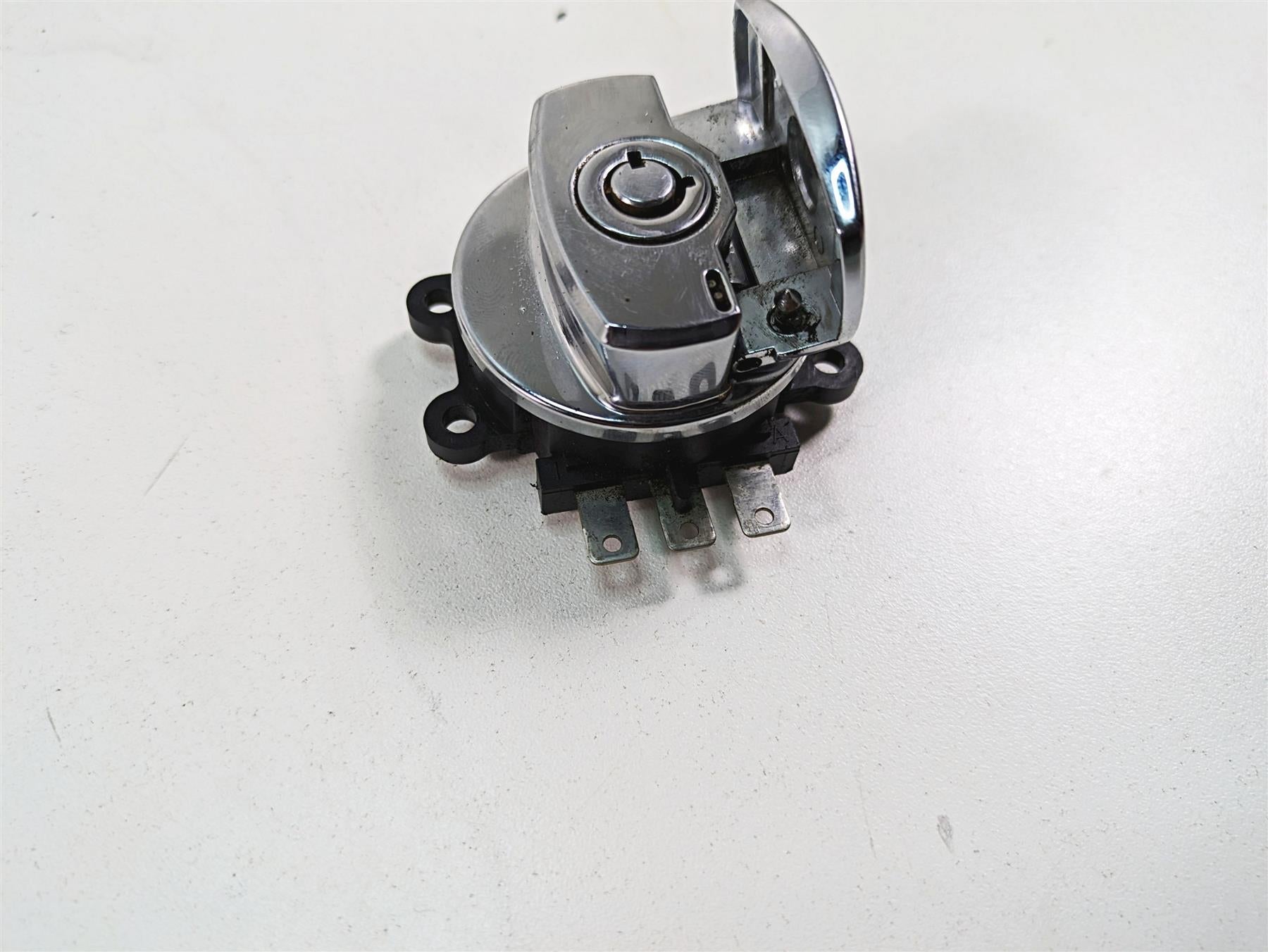 2009 Harley FXDF Dyna Fat Bob Ignition Switch Steering Lock Set 71430-06B {{ shop.shopifyCountryName }} - Mototech271