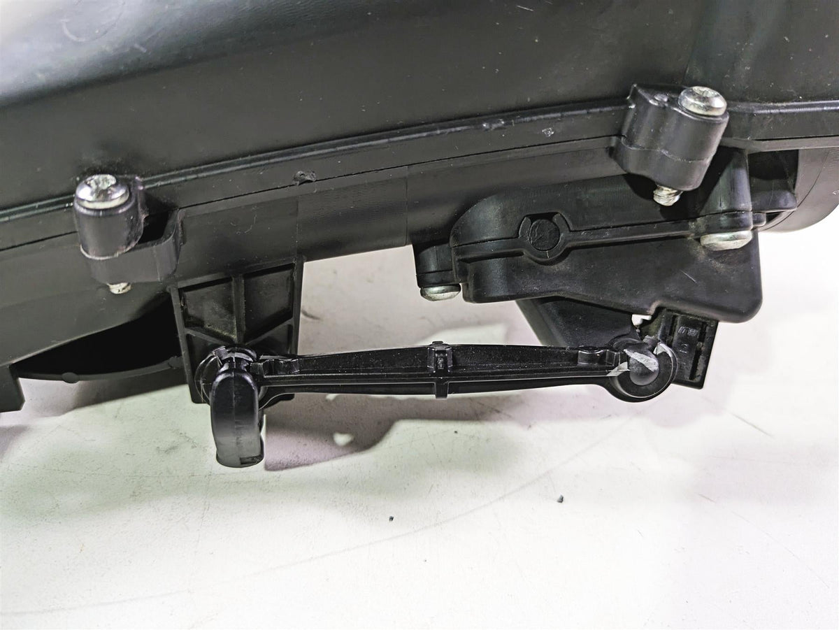 2017 Harley Touring FLTRXS Road Glide Front Air Inlet Duct Set 29200072 {{ shop.shopifyCountryName }} - Mototech271