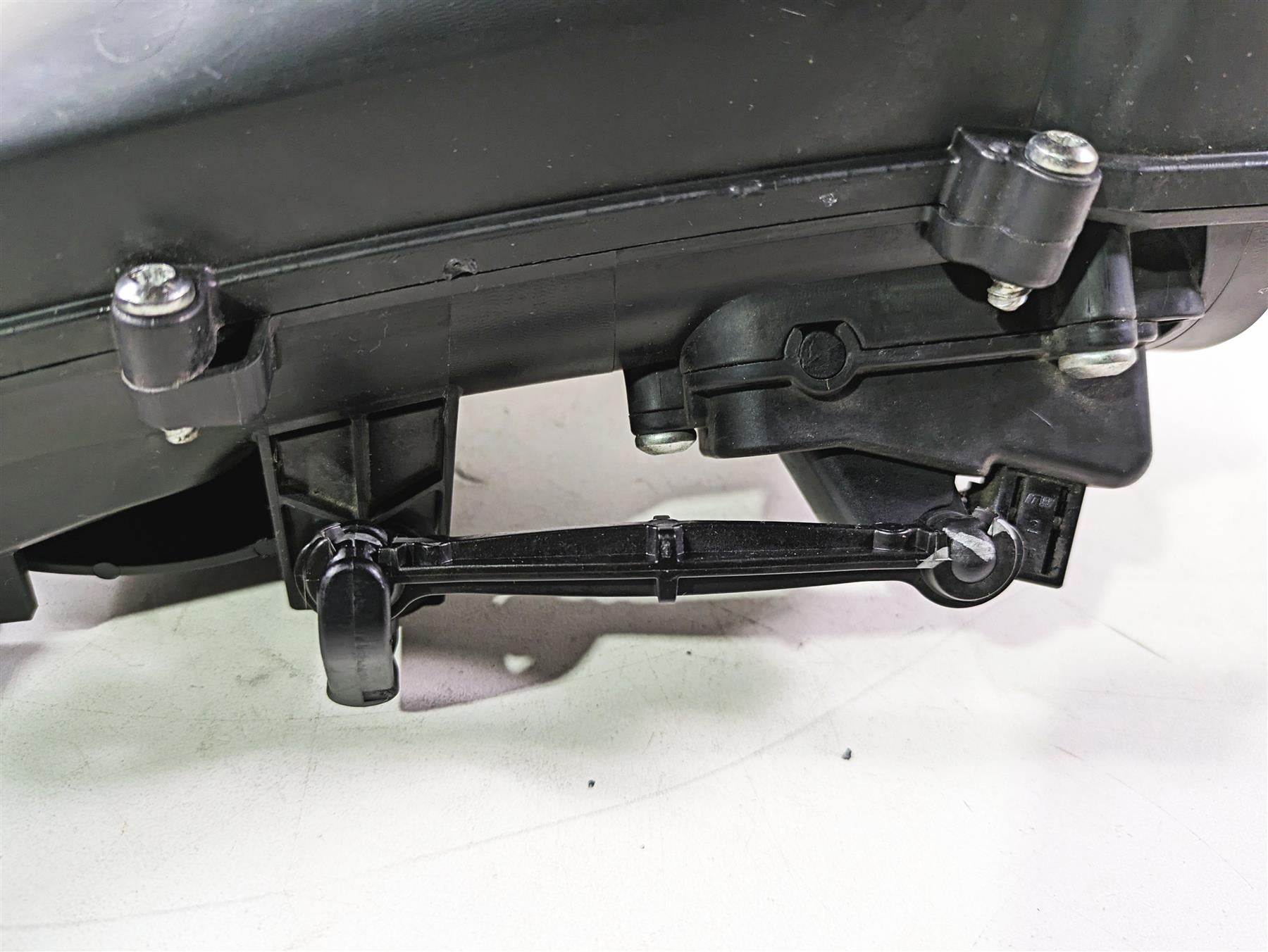 2017 Harley Touring FLTRXS Road Glide Front Air Inlet Duct Set 29200072 {{ shop.shopifyCountryName }} - Mototech271
