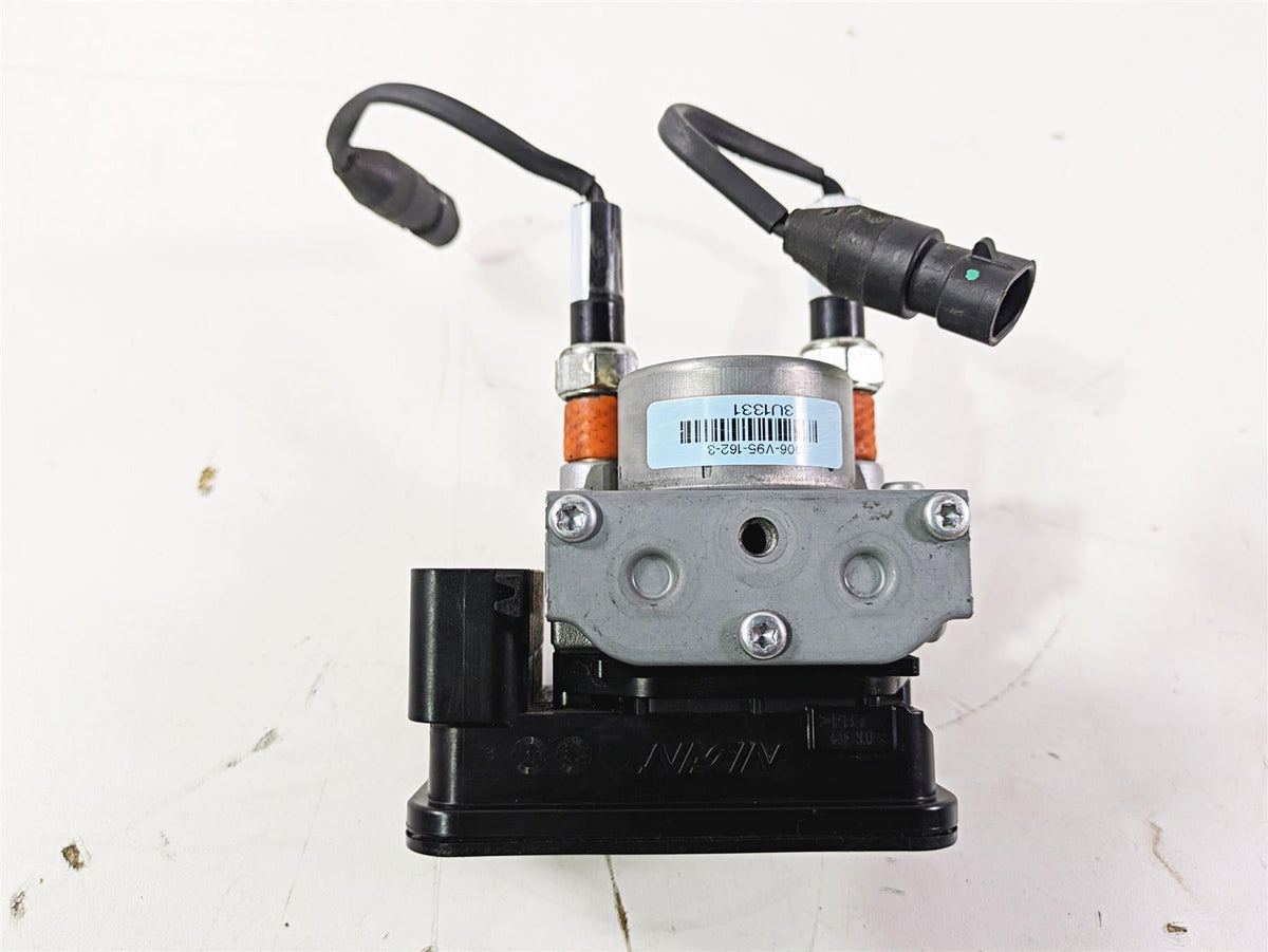 2019 Indian Chieftain Limited Abs Brake Pump Unit Module 1911987 {{ shop.shopifyCountryName }} - Mototech271