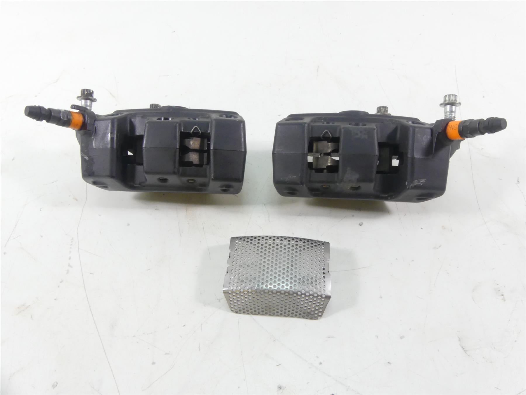 2014 Harley Touring FLHX Street Glide Front Brake Caliper Set - Read 43027-08 {{ shop.shopifyCountryName }} - Mototech271