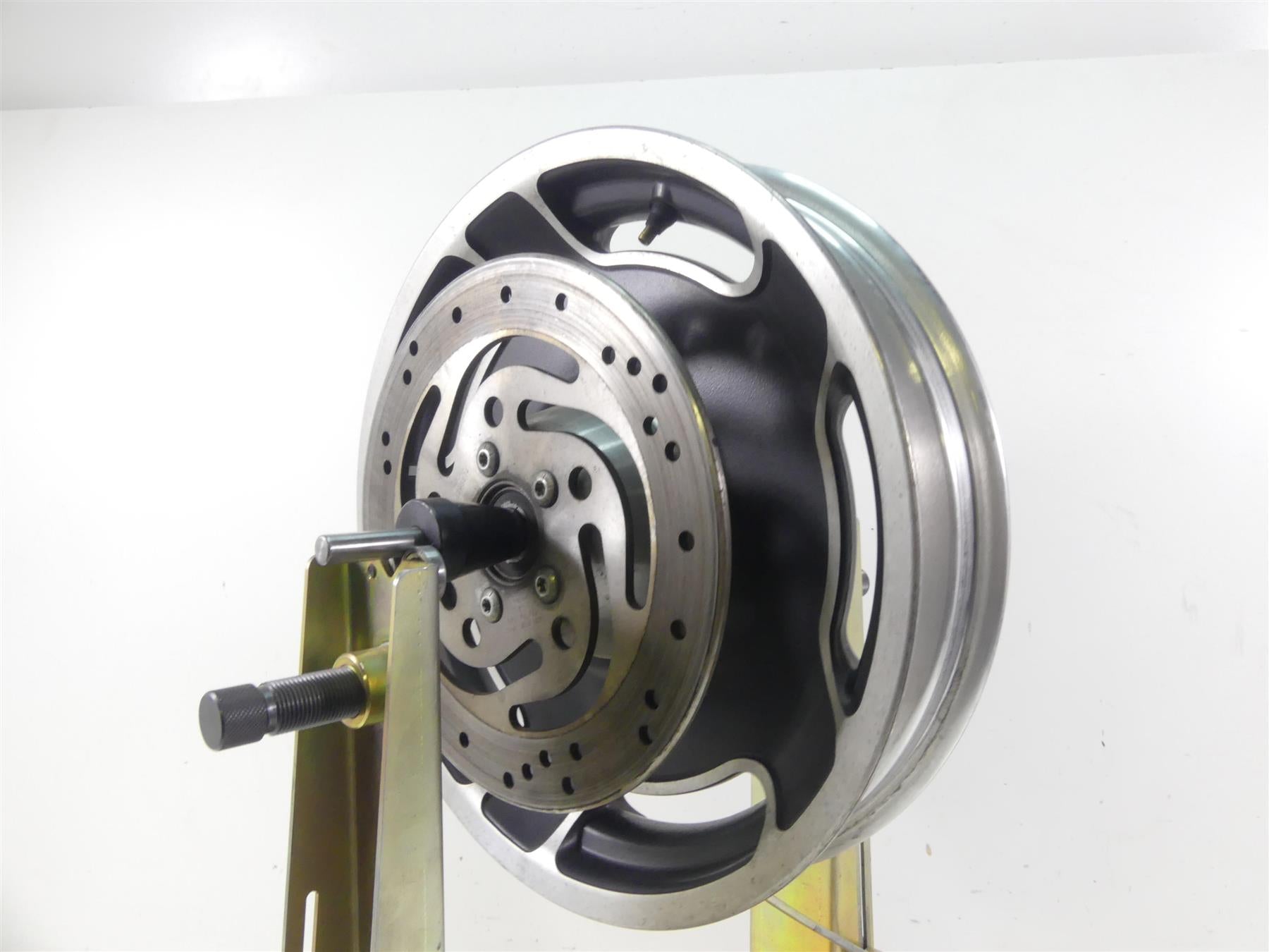 2002 Harley Touring FLHRCI Road King Rear Straight 16x3 Wheel Rim 41288-06 {{ shop.shopifyCountryName }} - Mototech271